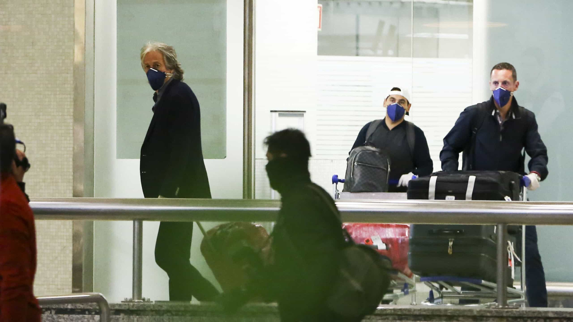 Jorge Jesus chegou a Lisboa e ficou irritado com os jornalistas