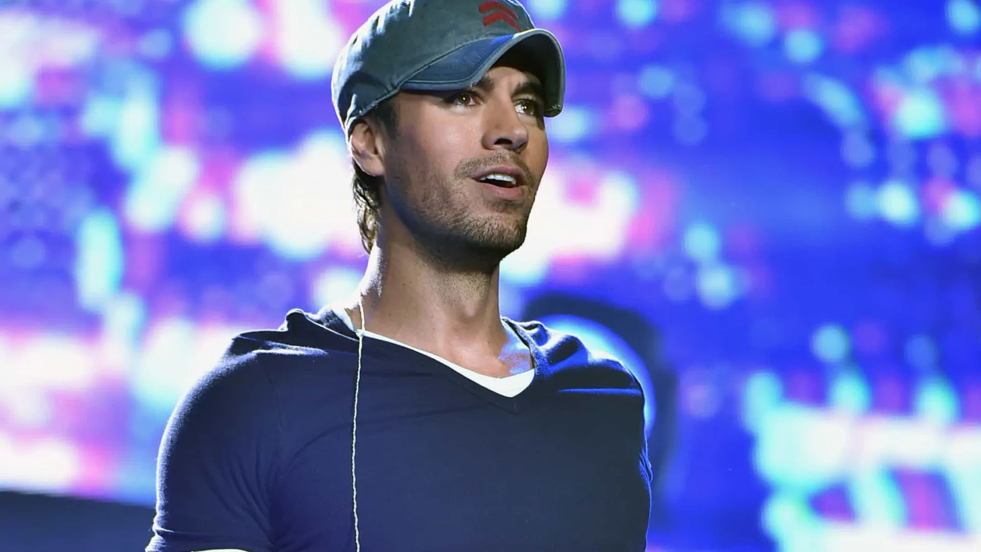 
                    Enrique Iglesias dá vislumbre da sua vida como pai. O vídeo com a filha
                