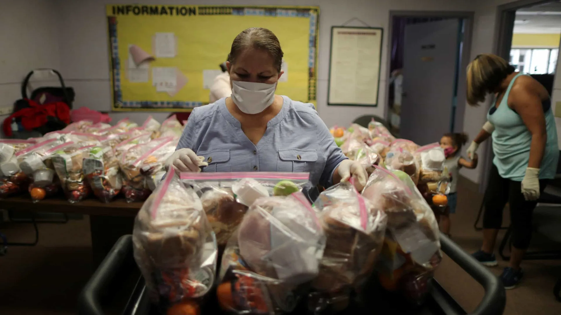 
                    Quase 41% das mulheres trabalhava por turnos ou ao fim de semana em 2025
                