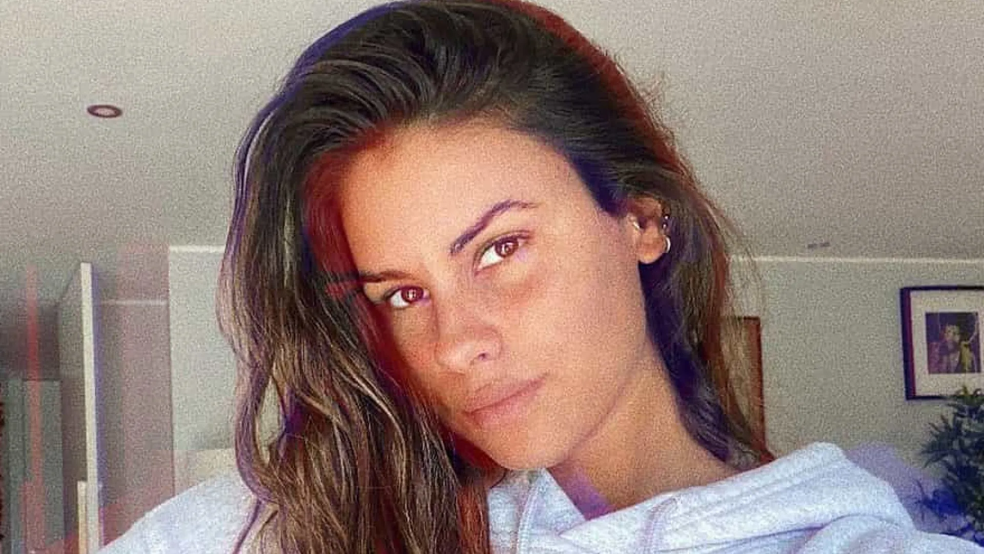 
                    Carolina Loureiro fala da destruição na sua terra por causa da tempestade
                