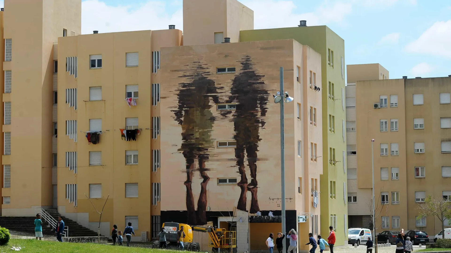 
                    Crianças encontradas em zona de consumo de droga em Lisboa. CPCJ alertada
                