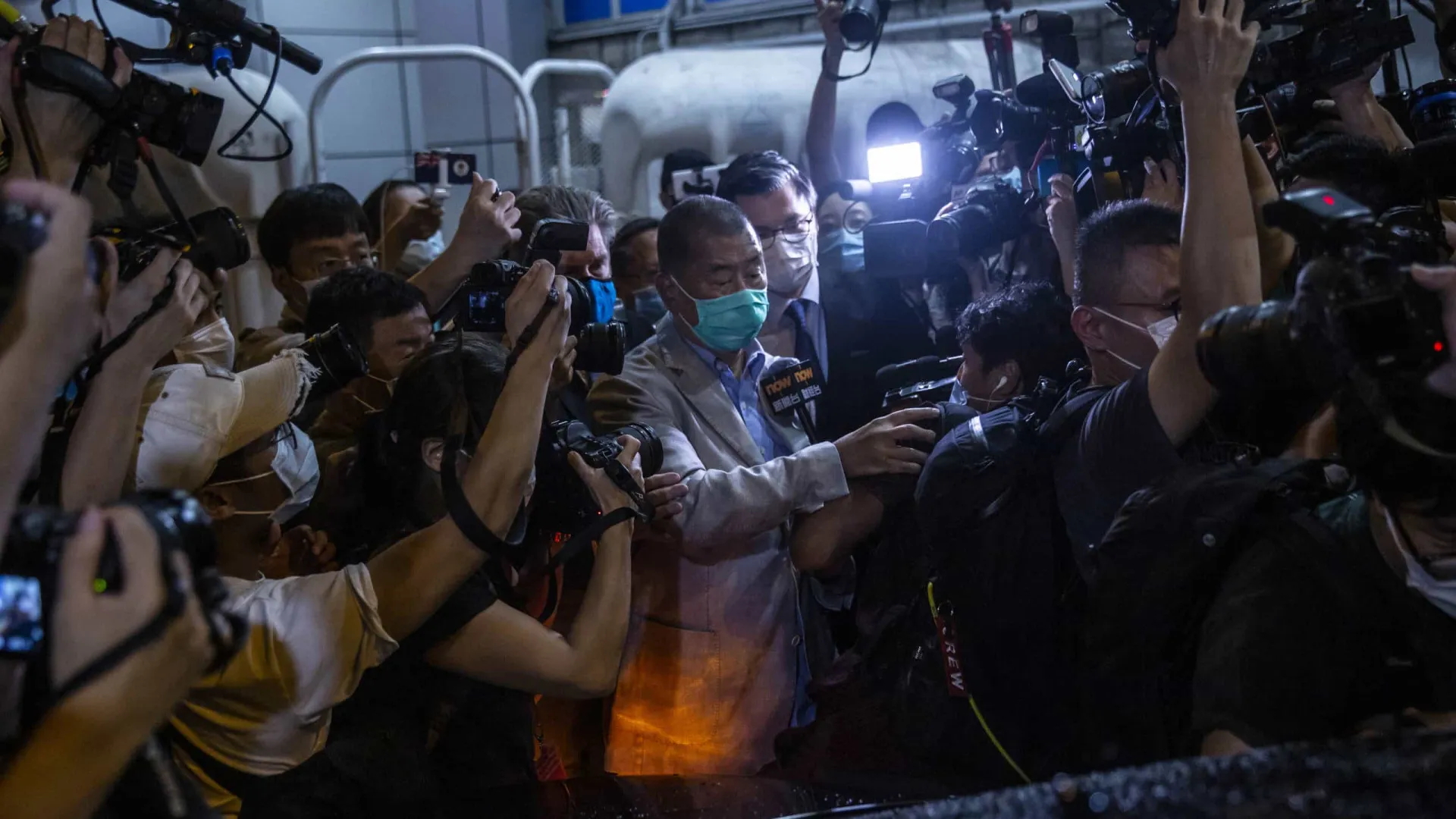 
                    UE condena sentença de 20 anos de prisão para empresário Jimmy Lai 
                