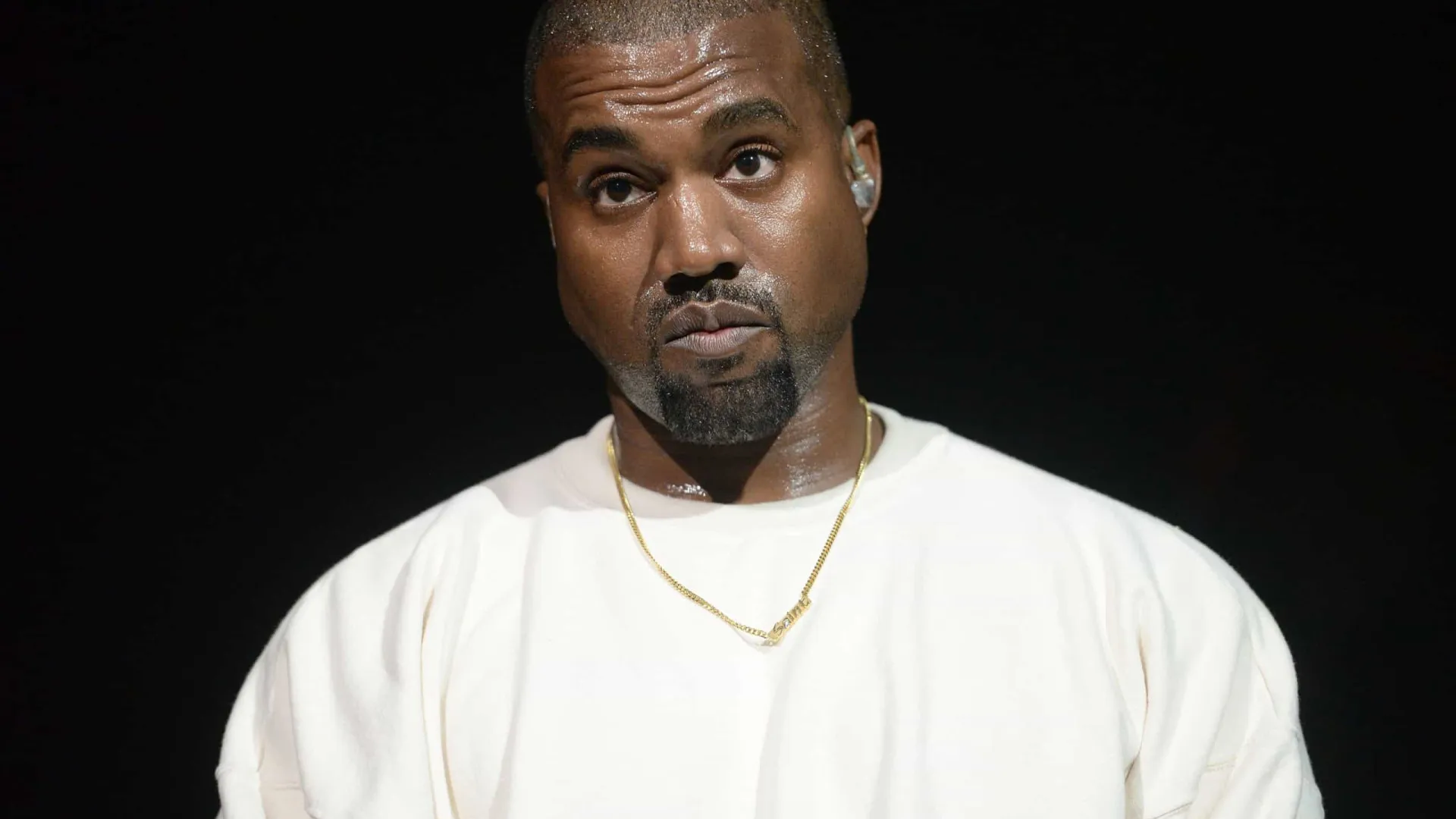 Após Reino Unido, França também quer proibir Kanye West de subir a palco
