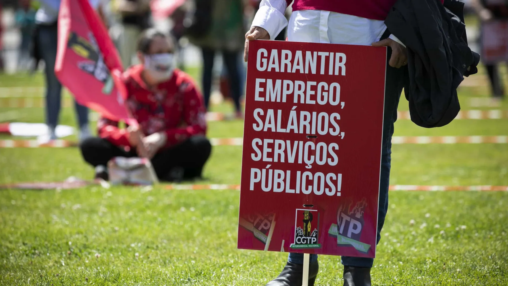 Salário mínimo de 1.600€? CGTP fala em “ato desesperado” de Montenegro