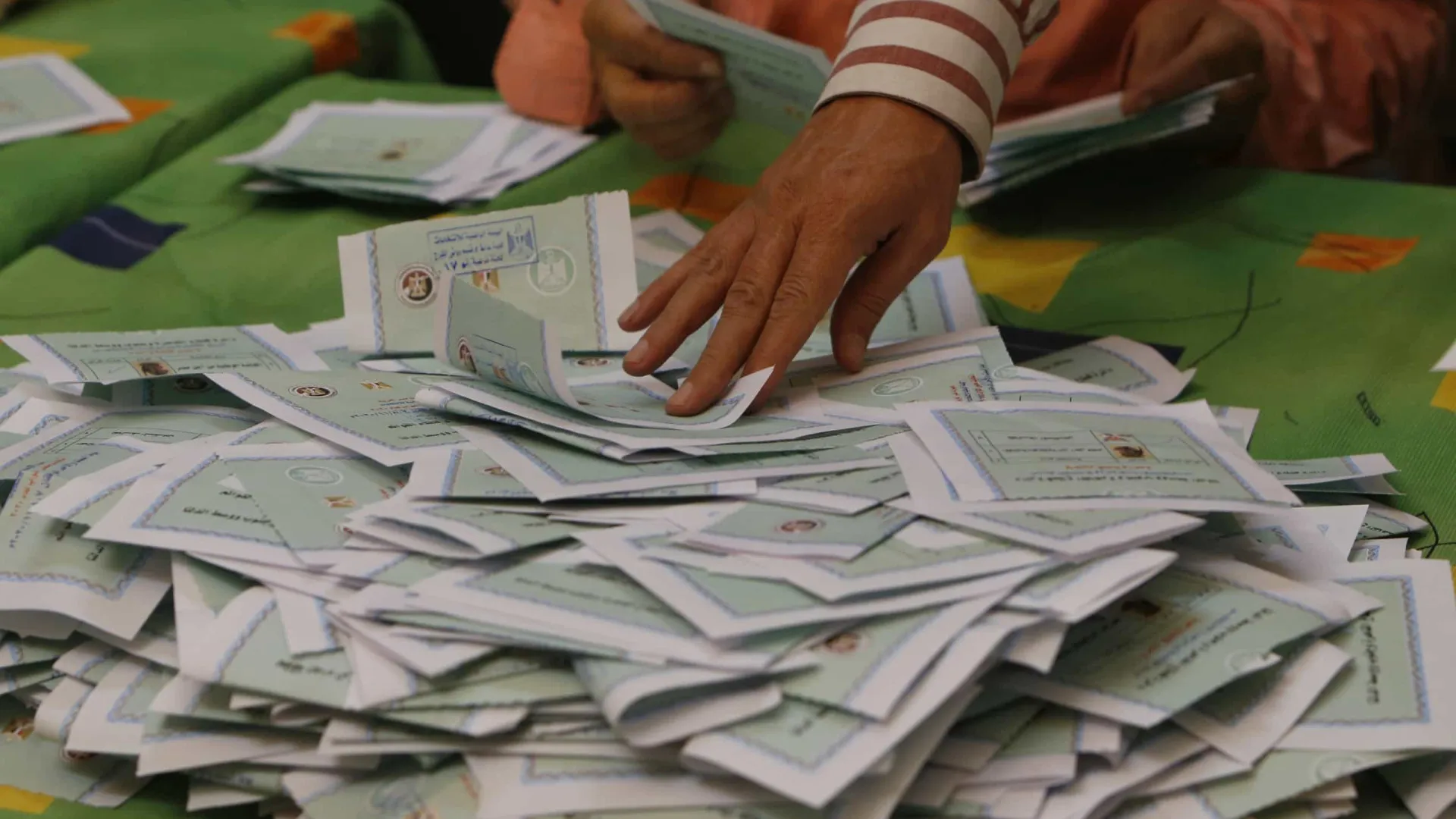 
                    Egito começa amanhã legislativas para eleger 568 deputados do Parlamento
                