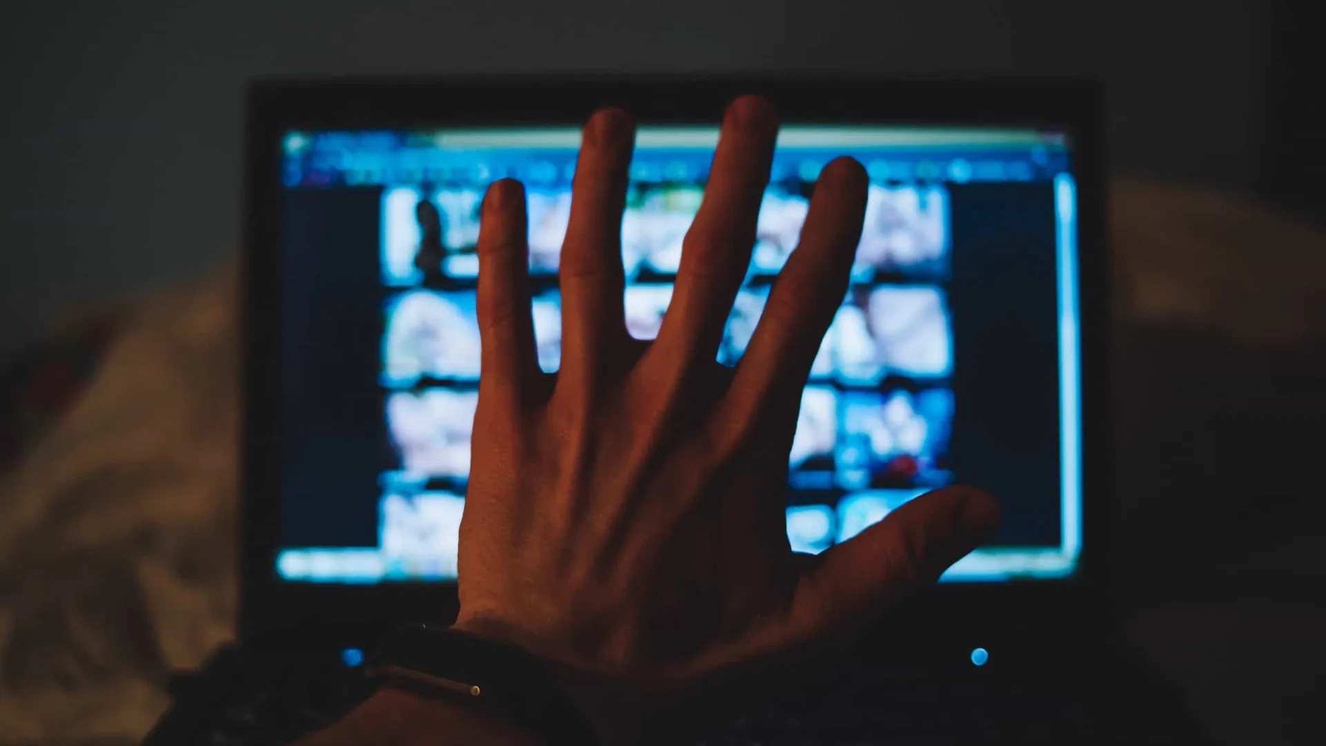 “Consequências devastadoras”. Alerta para controlo de abuso sexual online