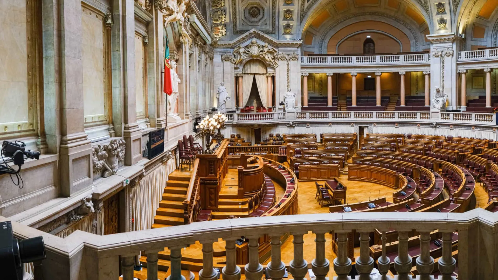 
                    Diploma da habitação na AR prevê incentivos no IRS ao arrendamento moderado
                