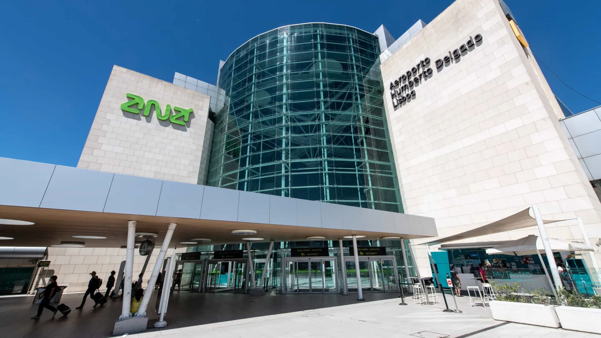 PSP deteve no aeroporto de Lisboa suspeita de auxílio à imigração ilegal