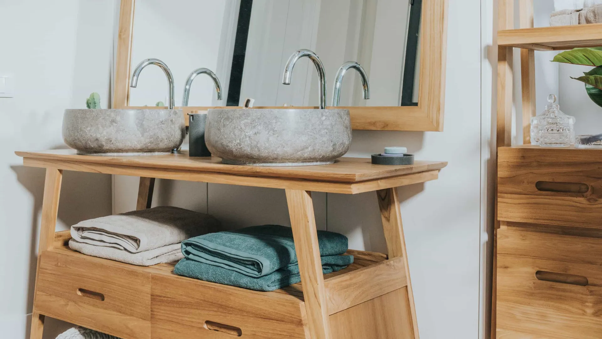 
                    Gato Preto vai fechar em Espanha para 