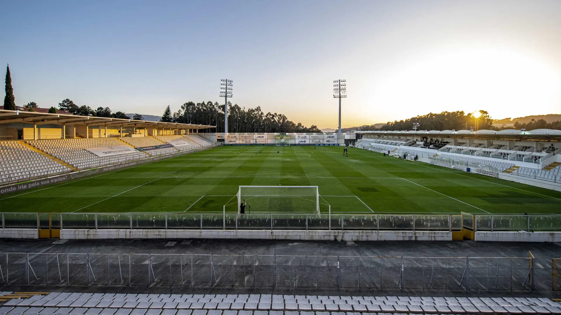 EM DIRETO: Moreirense-Casa Pia e Santa Clara-Tondela animam a I Liga