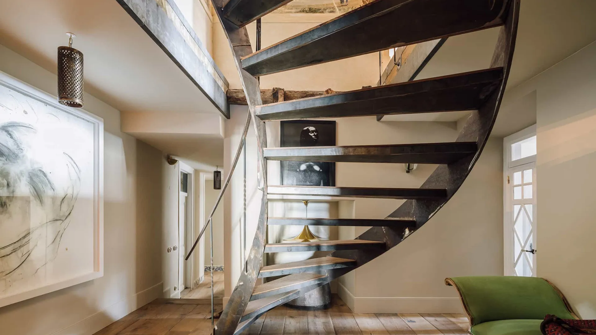 Duplex em Lisboa casa o antigo com o novo. Veja 'aqui' as fotografias