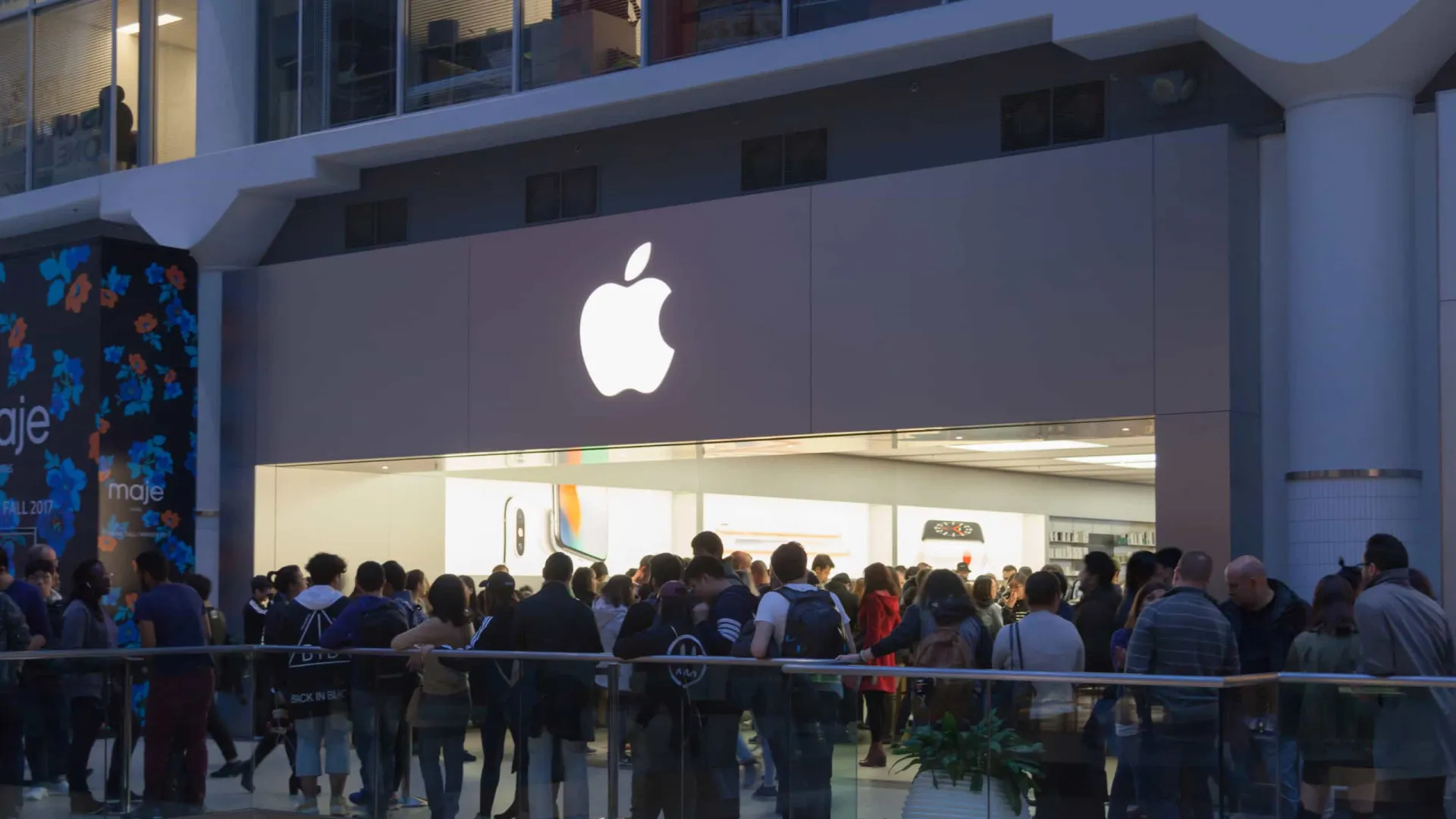 
                    Apple planeia desvendar nova Siri com IA em fevereiro
                