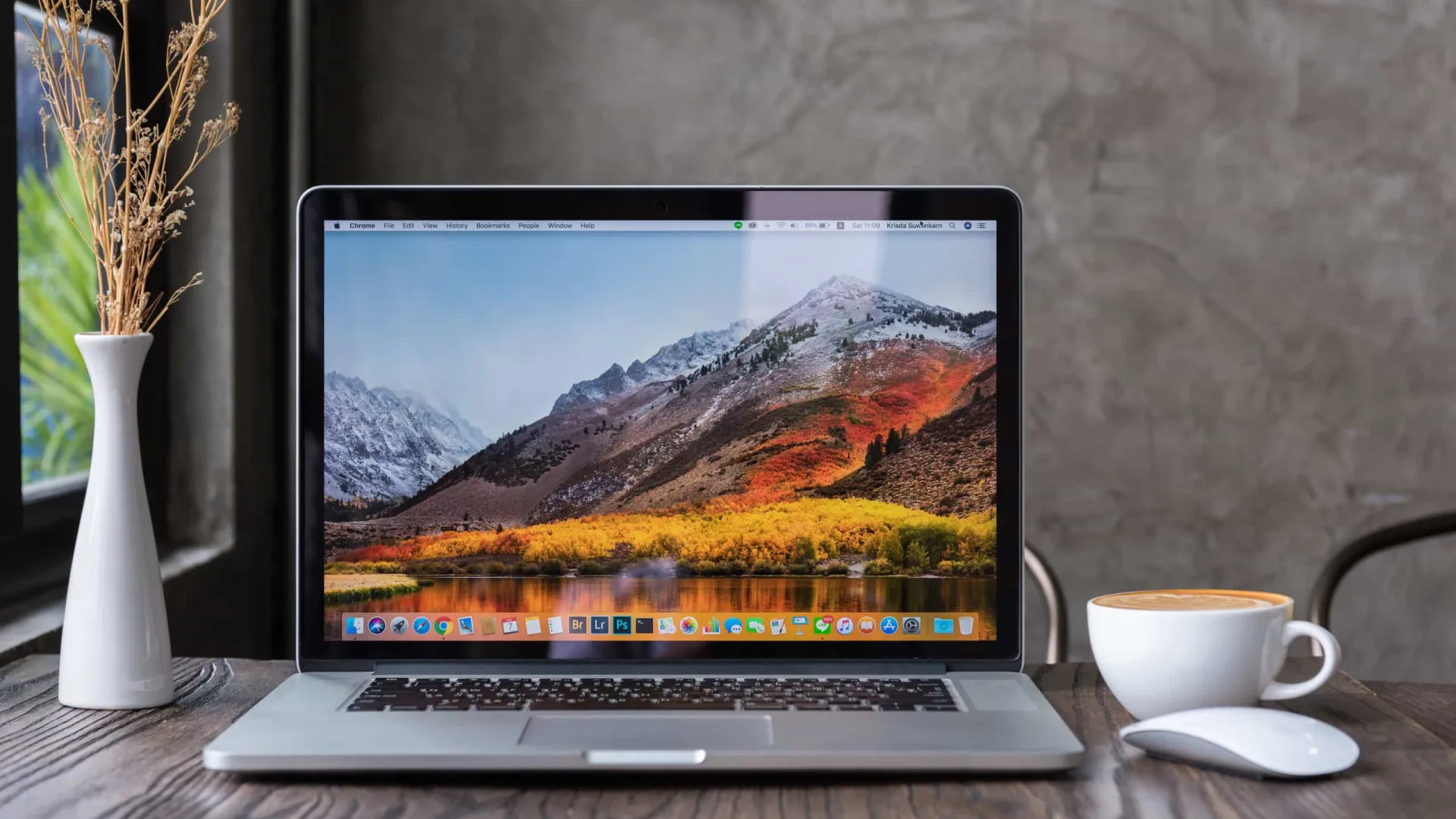
                    Futuro MacBook vai ter direito a ecrã sensível ao toque
                