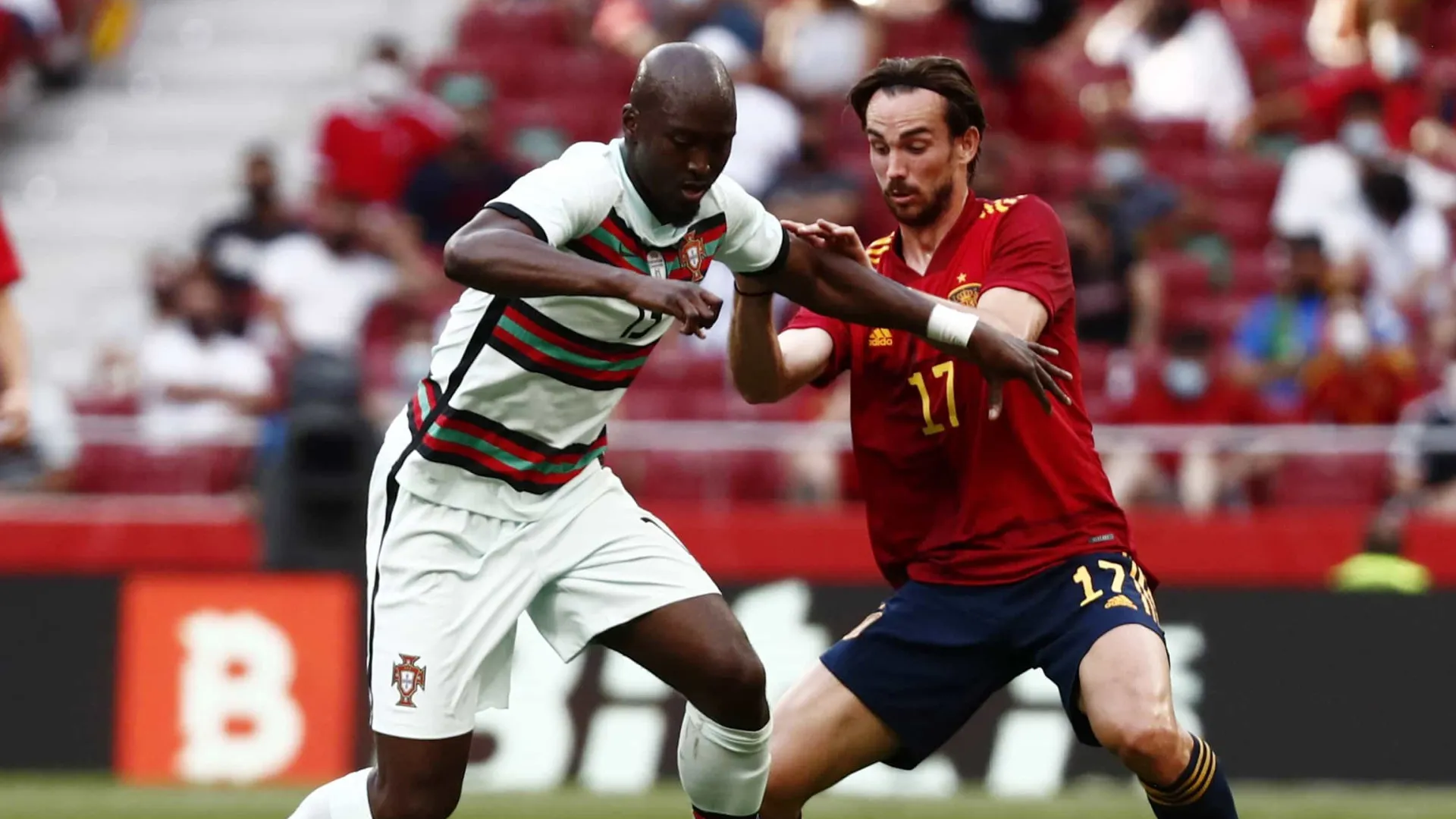 Os nove jogos que passam na TV e que não pode perder esta semana