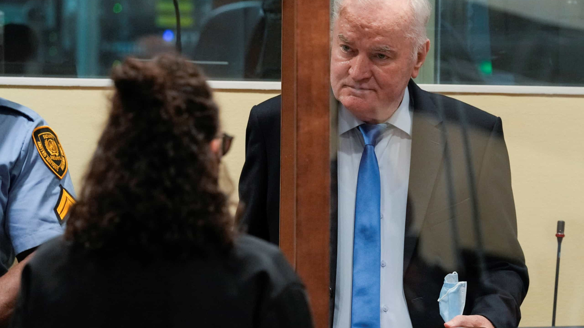 Ex-chefe militar dos sérvios bósnios pede libertação por motivos de saúde