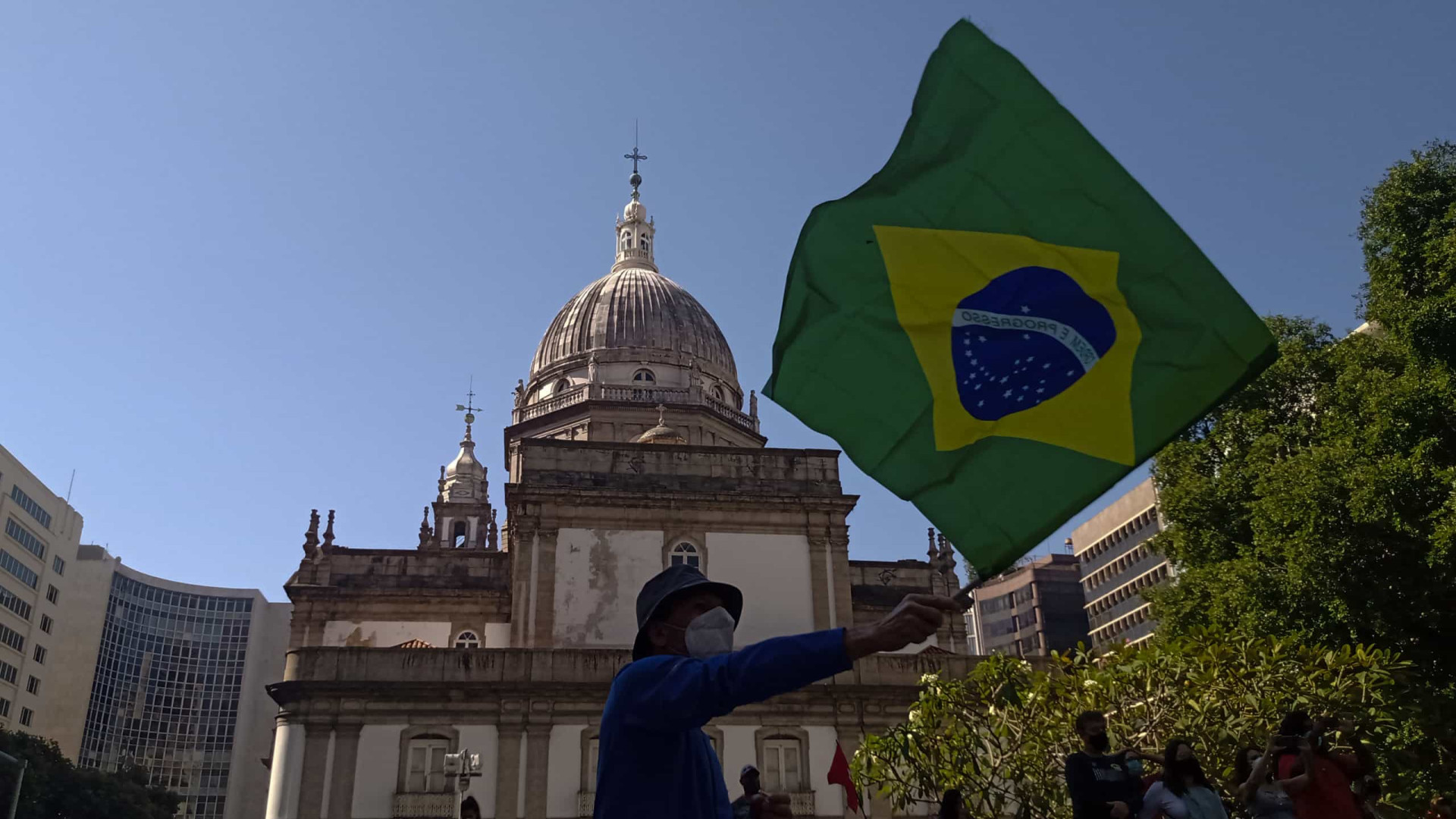 Brasil quer responsabilização e reforço da proteção de menores nas redes