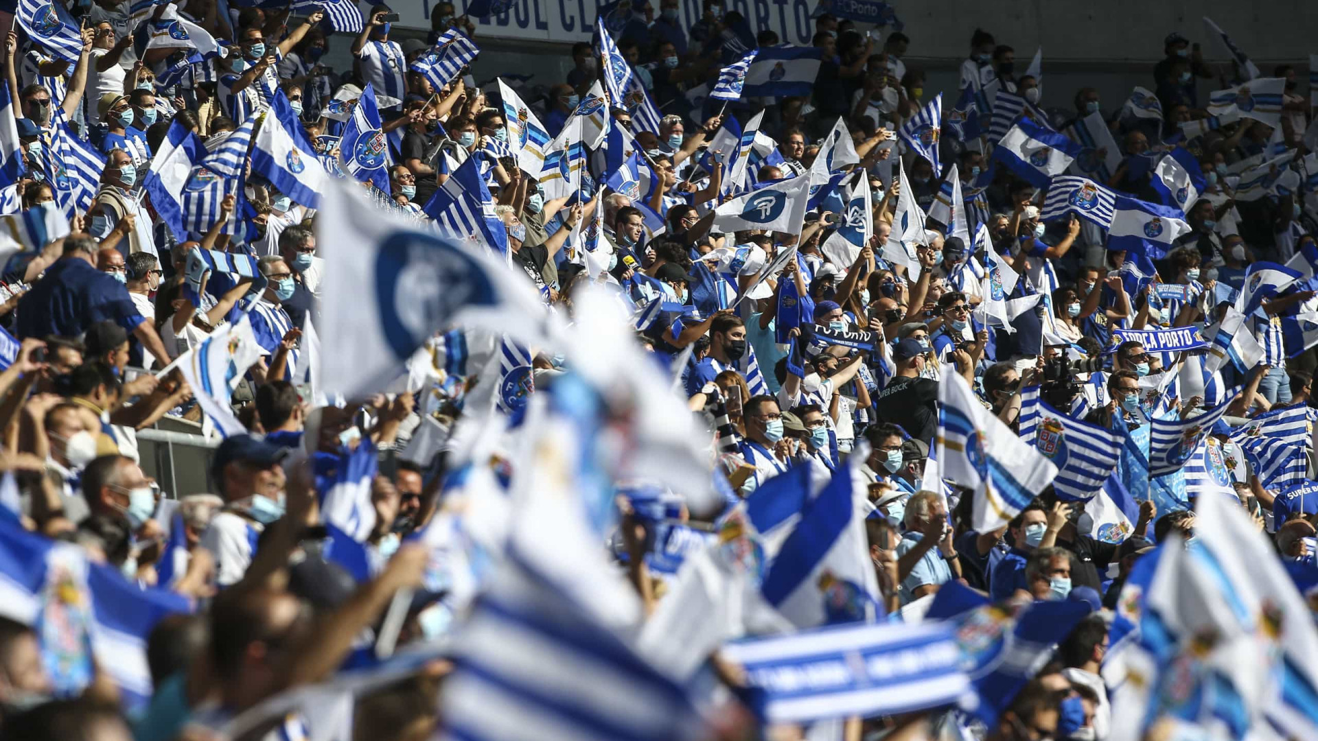 FC Porto anuncia mar azul e branco em Braga