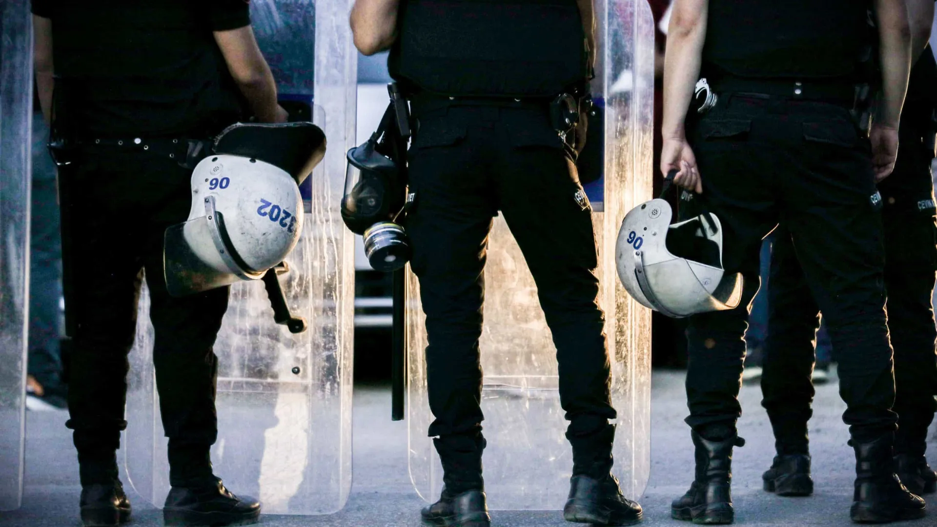 
                    Dois polícias mortos e um ferido em ataque a esquadra na Turquia
                