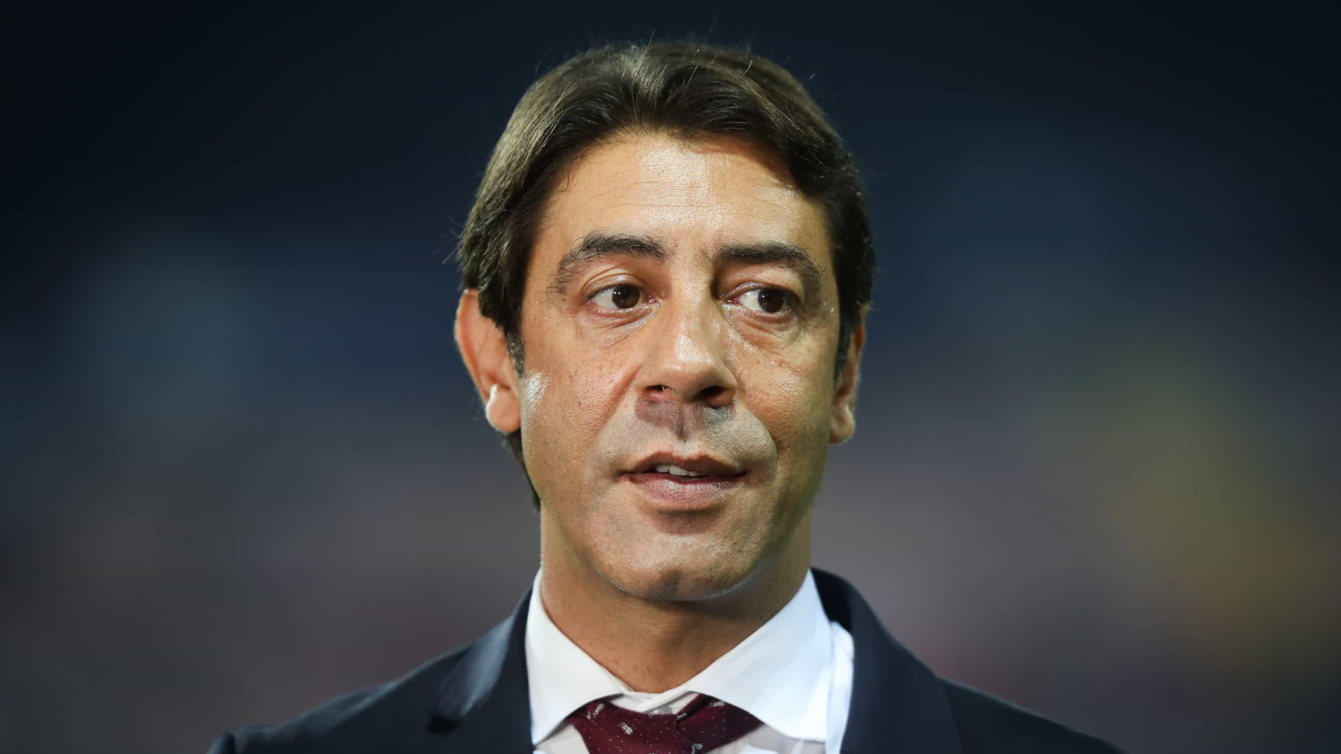 Ambiente ferveu. Rui Costa confrontou árbitro após final polémico na Luz