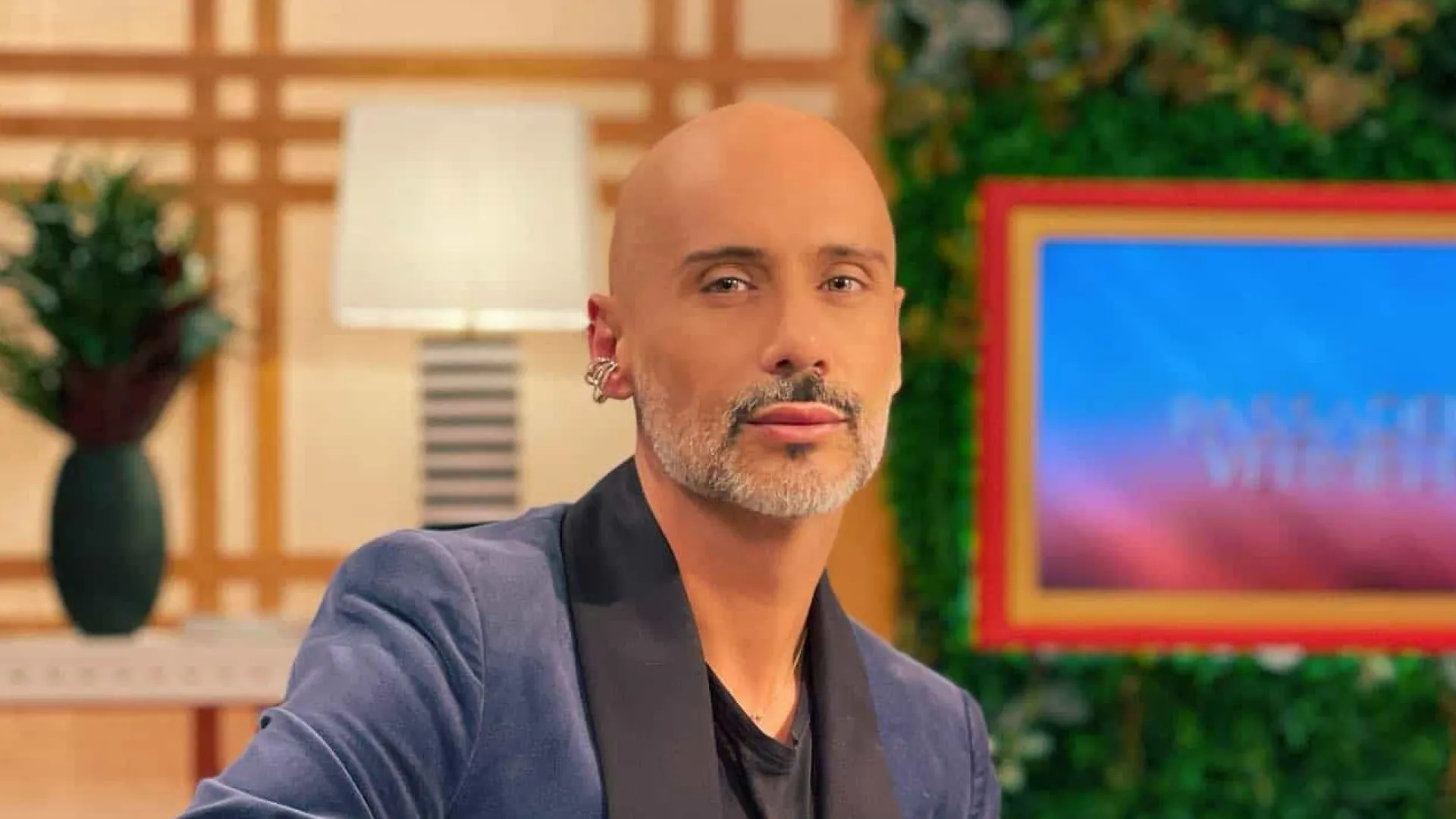 A sofrer com a morte do pai, Pedro Crispim é mimado por colegas da TVI