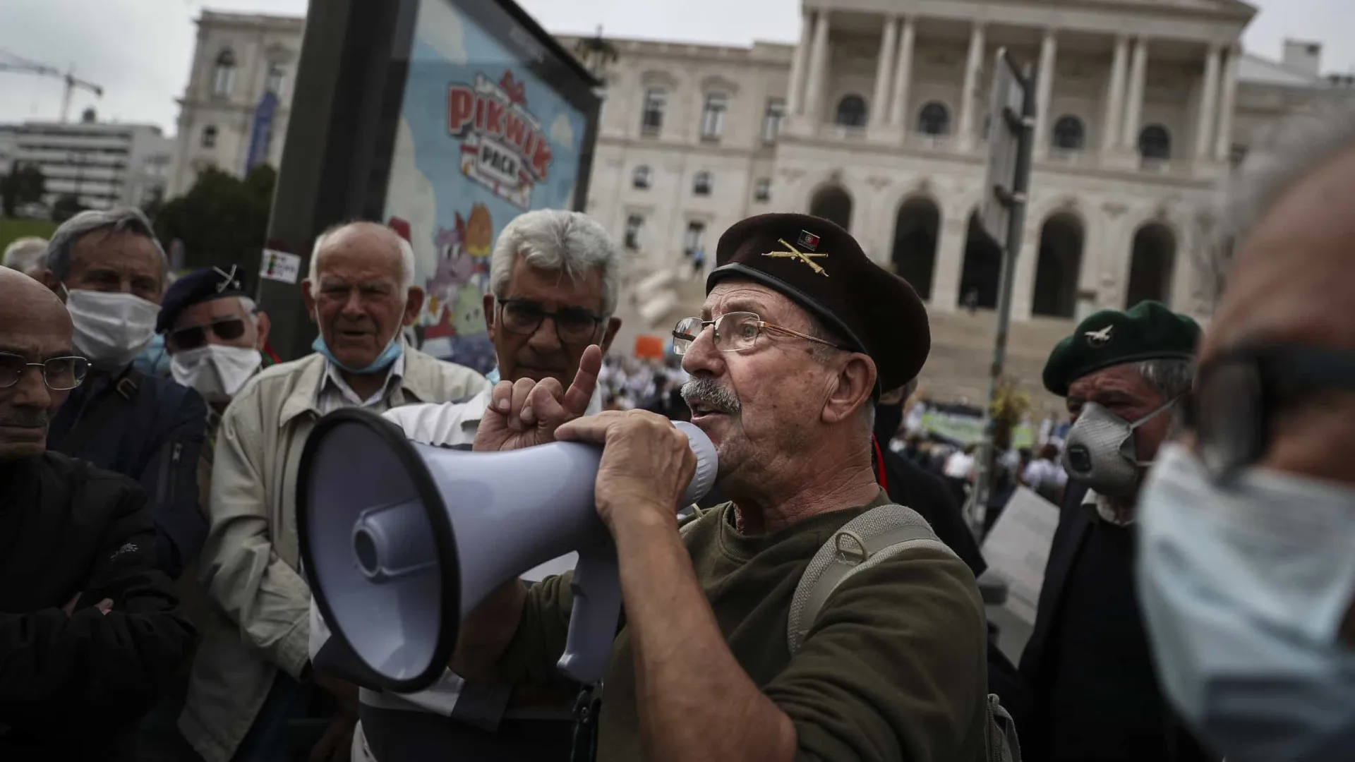 
                    Aprovada proposta do PS para aumentar suplemento de antigos combatentes
                