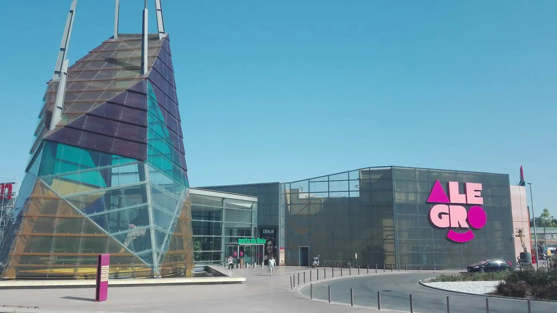 
                    Concorrência aceita compra do Alegro Setúbal pela Tiekenveen
                