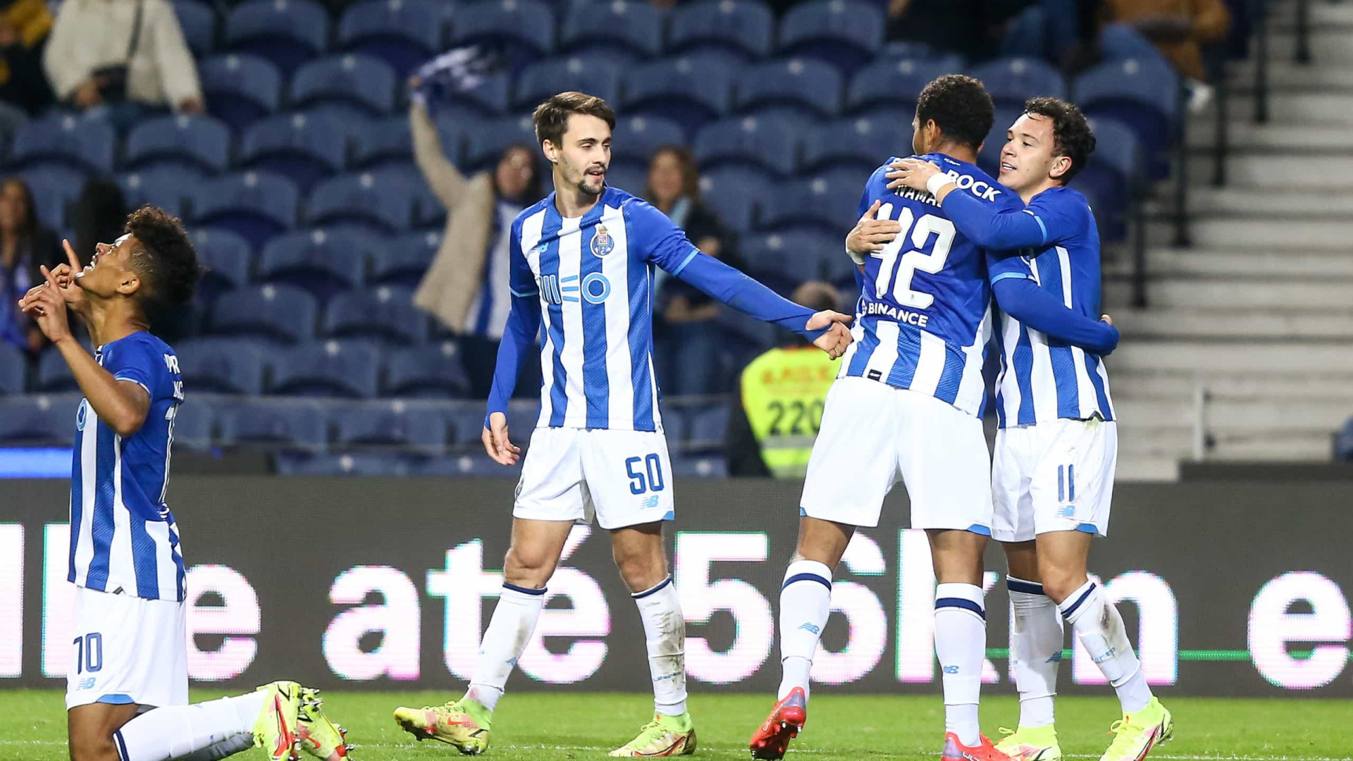 Pepê decide em jogo-treino no Dragão. Santa Clara na final four da Taça