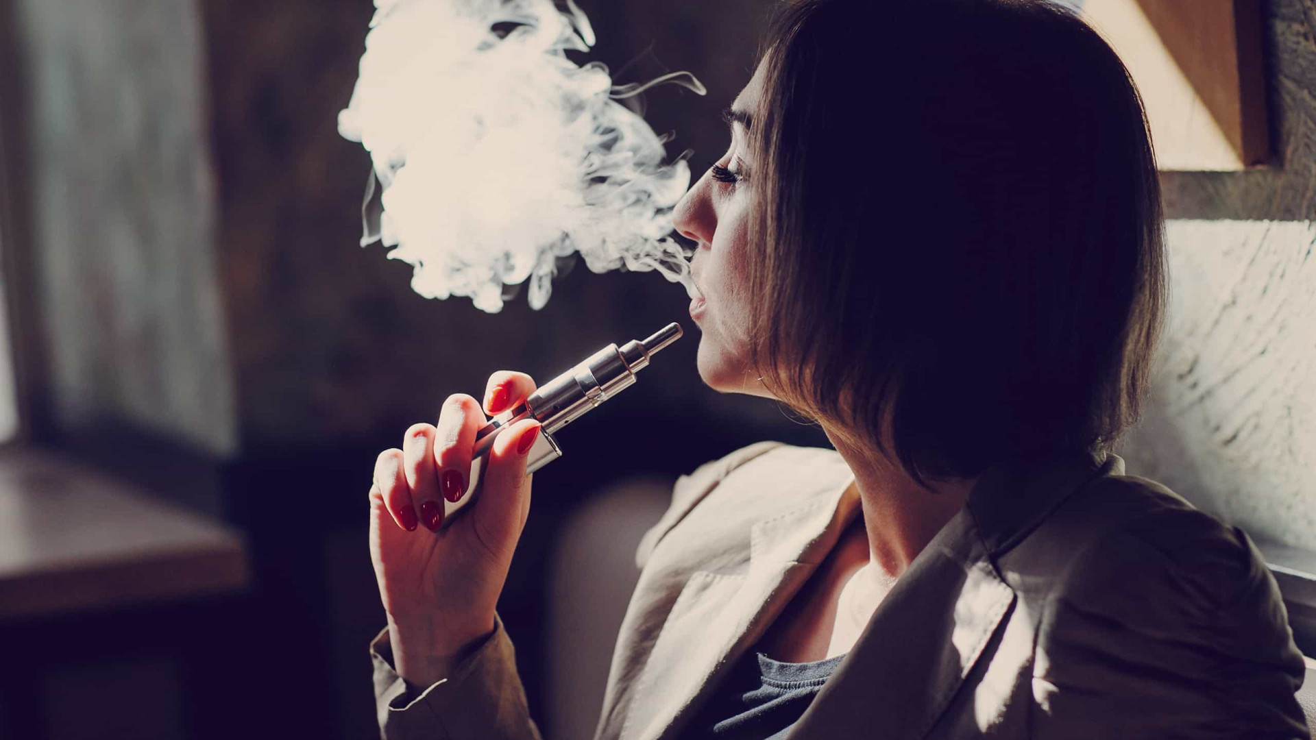 Plataformas terão 48 horas para remover cigarros eletrónicos no Brasil