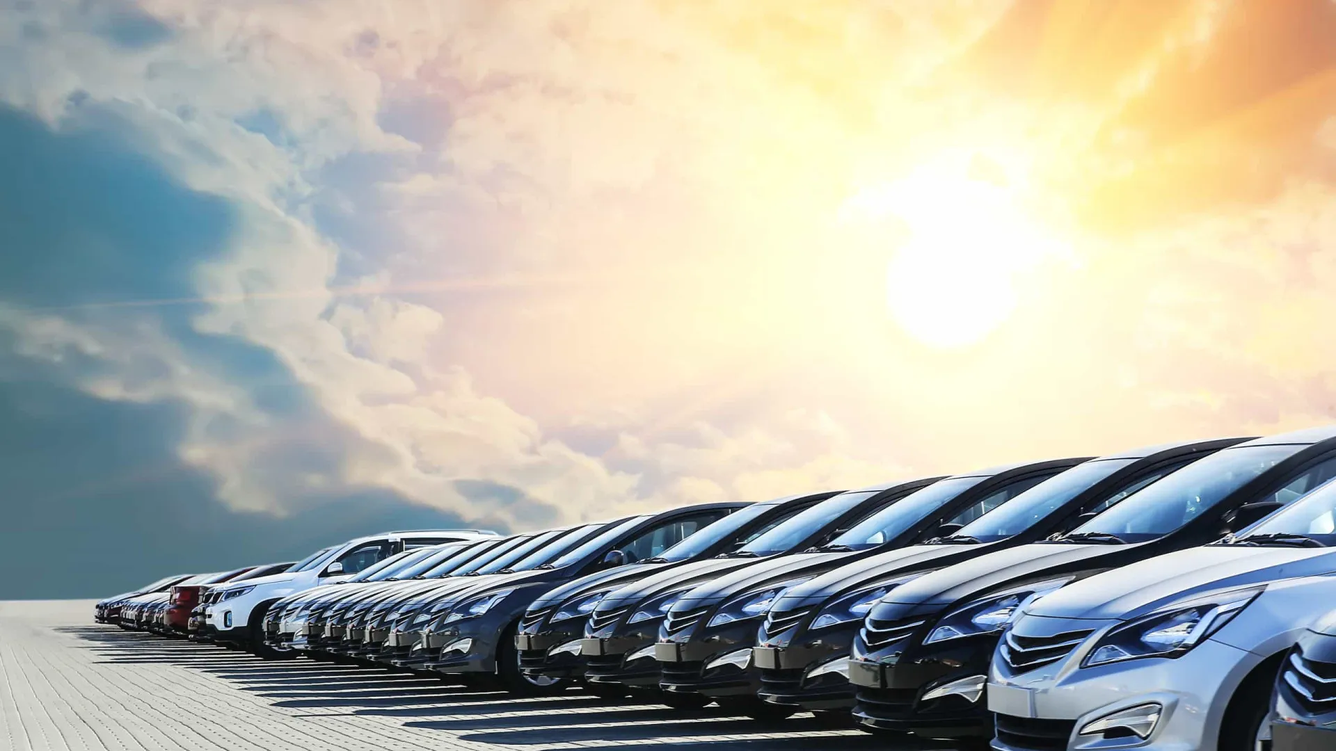 
                    Arguido e sociedade acusados de branqueamento de burlas a vender veículos
                