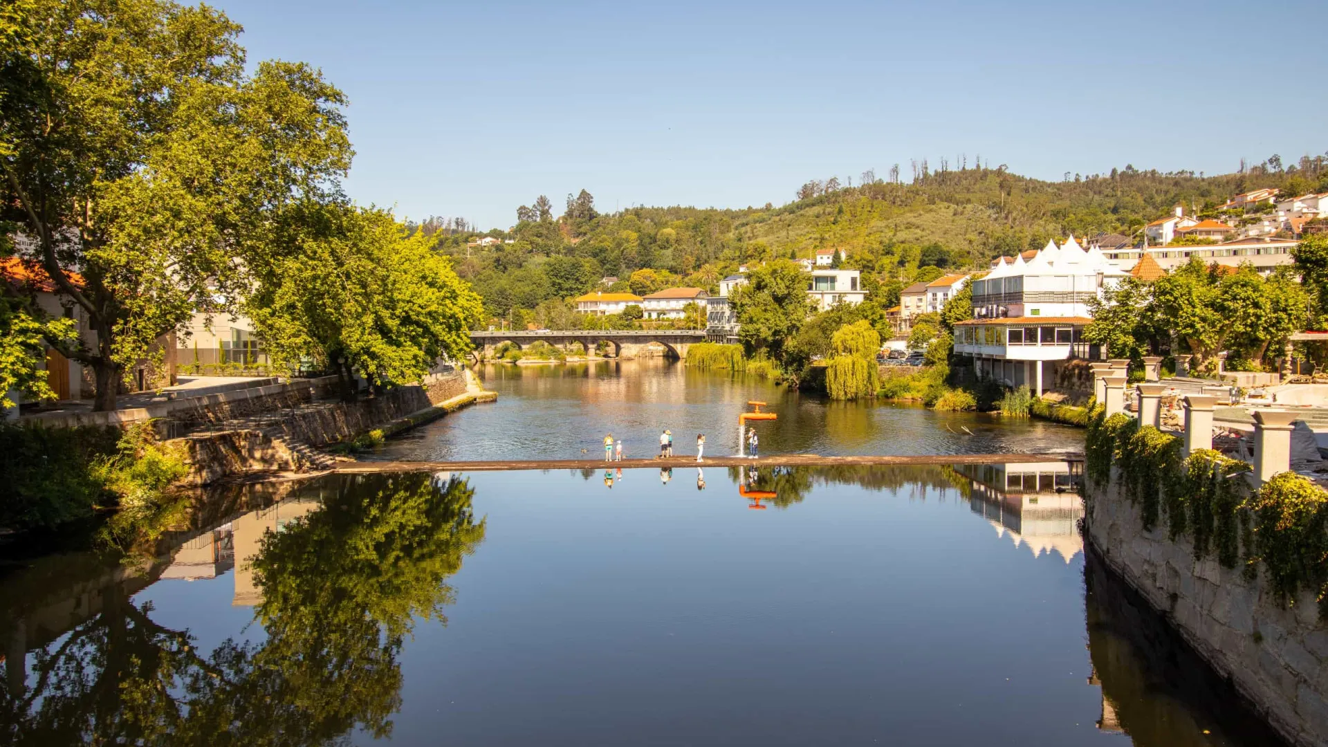 
                    Balneário romano encerrado e estradas cortadas em São Pedro do Sul
                