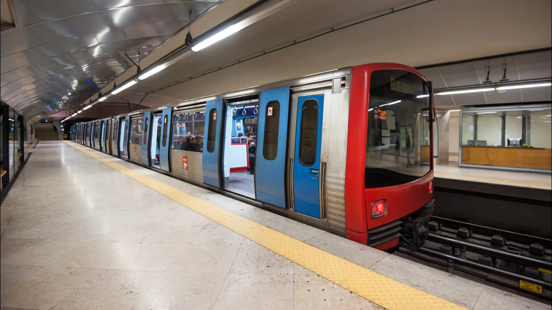 
                    Bruxelas investiga alegados subsídios chineses em concurso do Metro de Lisboa
                