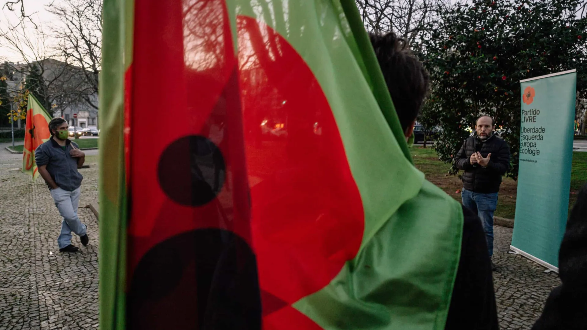 
                    Dirigente do Livre demite-se. Acusa liderança de 