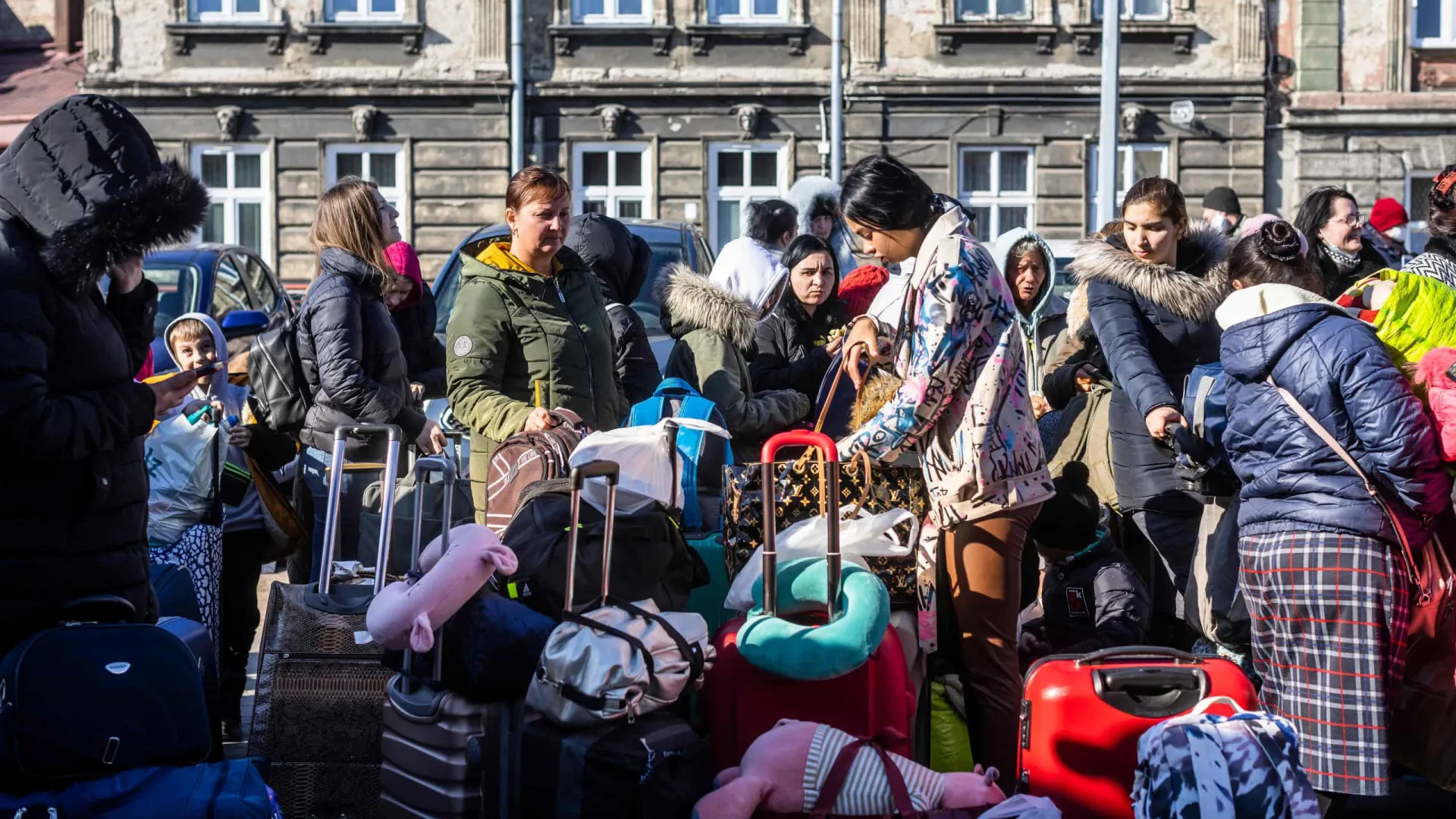 
                    Ucrânia: Número de deslocados tem aumentado e já atinge 3,7 milhões
                