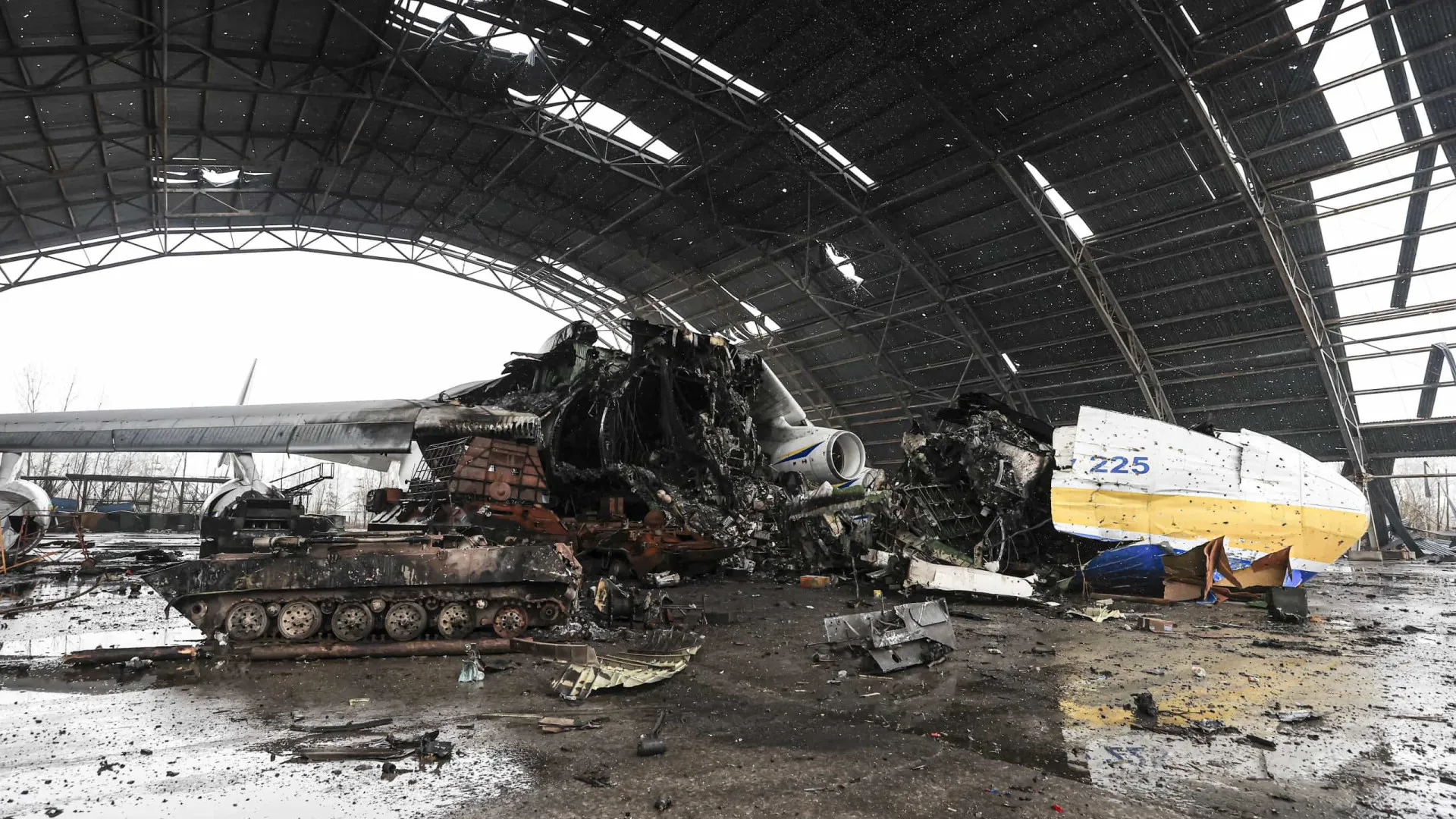 Imagens provam destruição do maior avião do mundo na Ucrânia