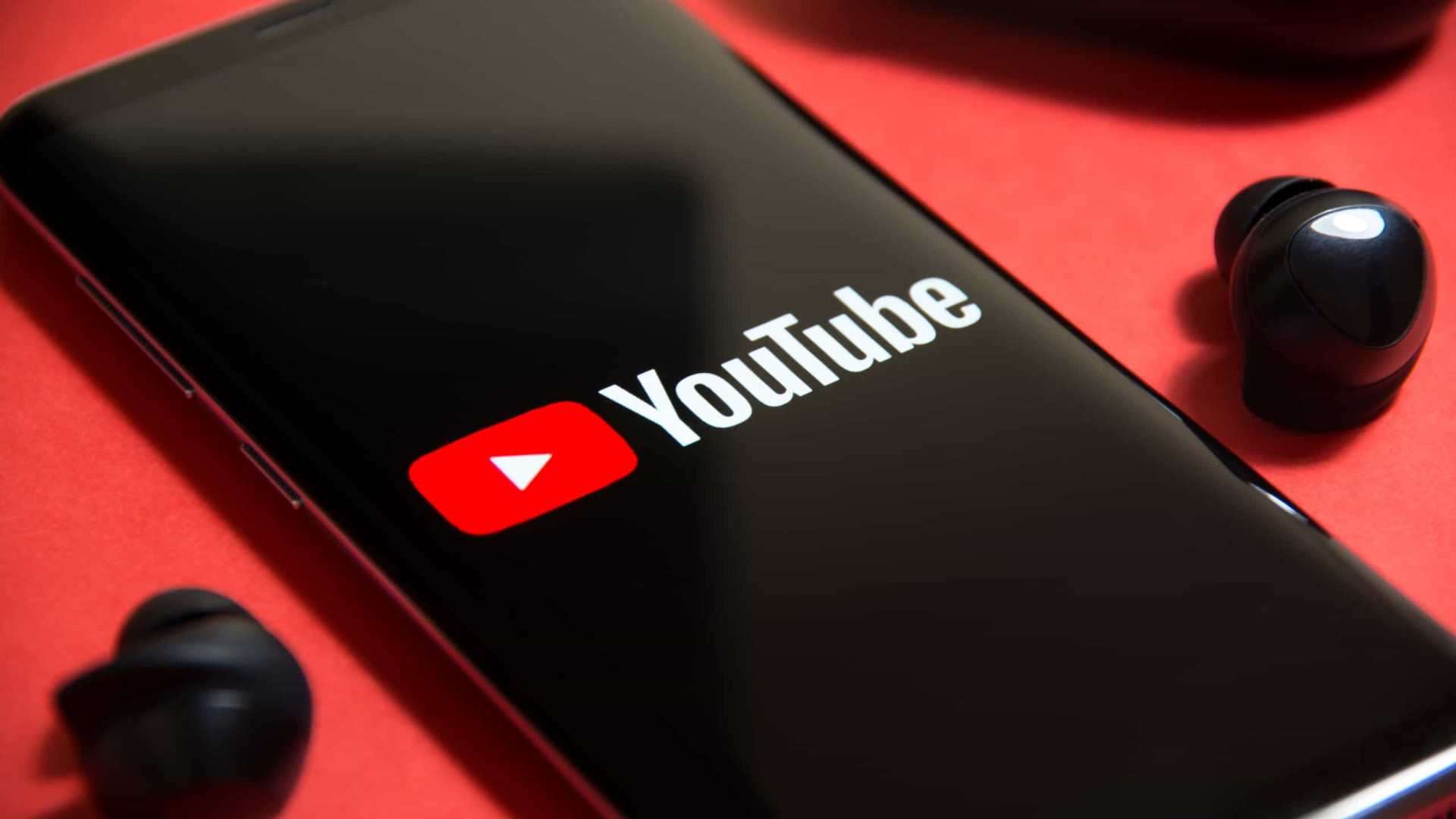 YouTube remove quase 11 mil canais ligados à propaganda da China e Rússia