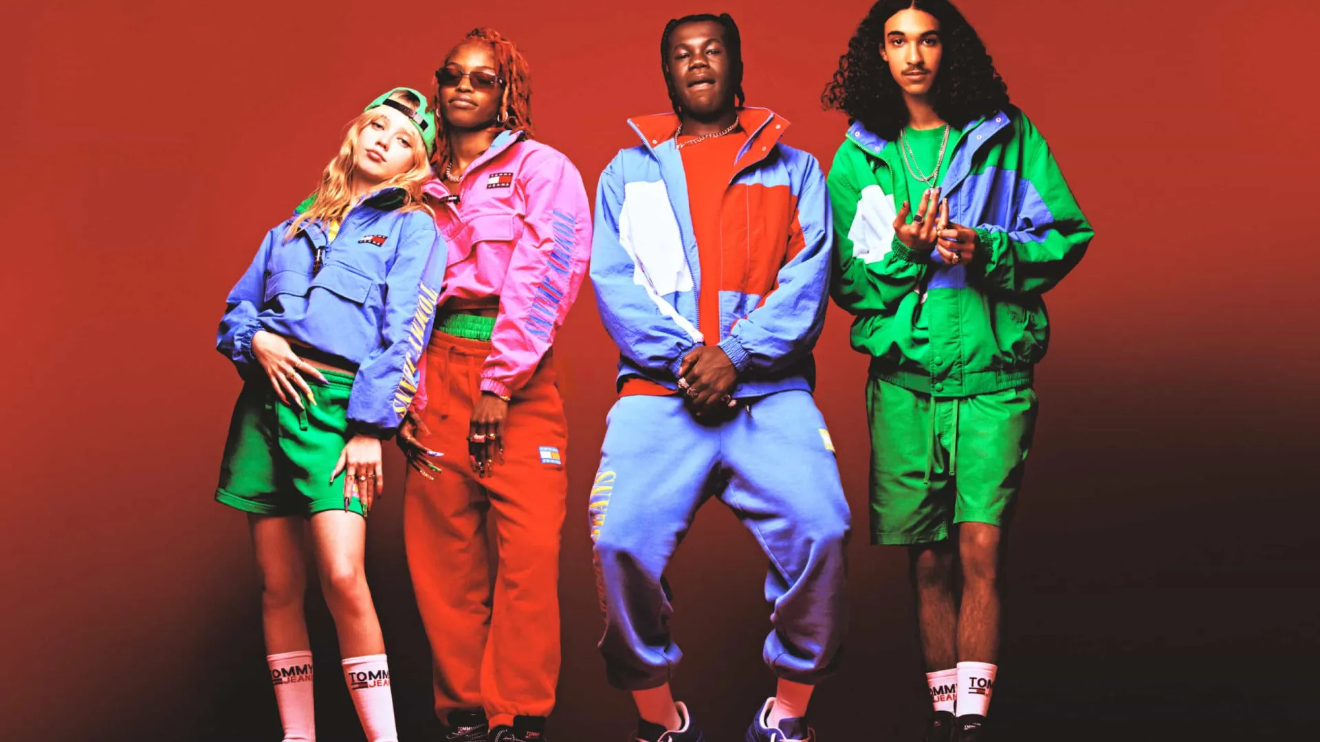 Tommy Jeans lança nova coleção cápsula vibrante 'Pop Drop'