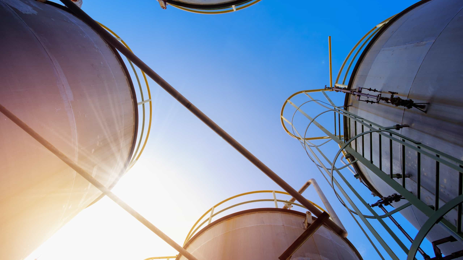 Cotação do Brent para entrega em agosto sobe 0,33% para 76,70 dólares