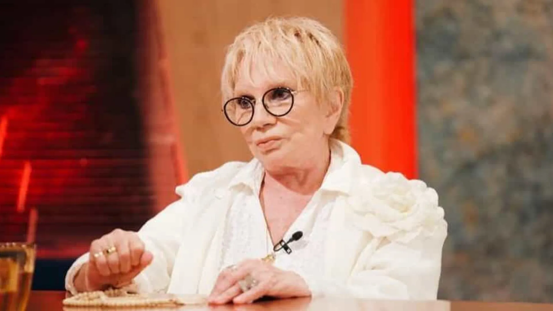 
                    Florbela Queiroz novamente de luto: 