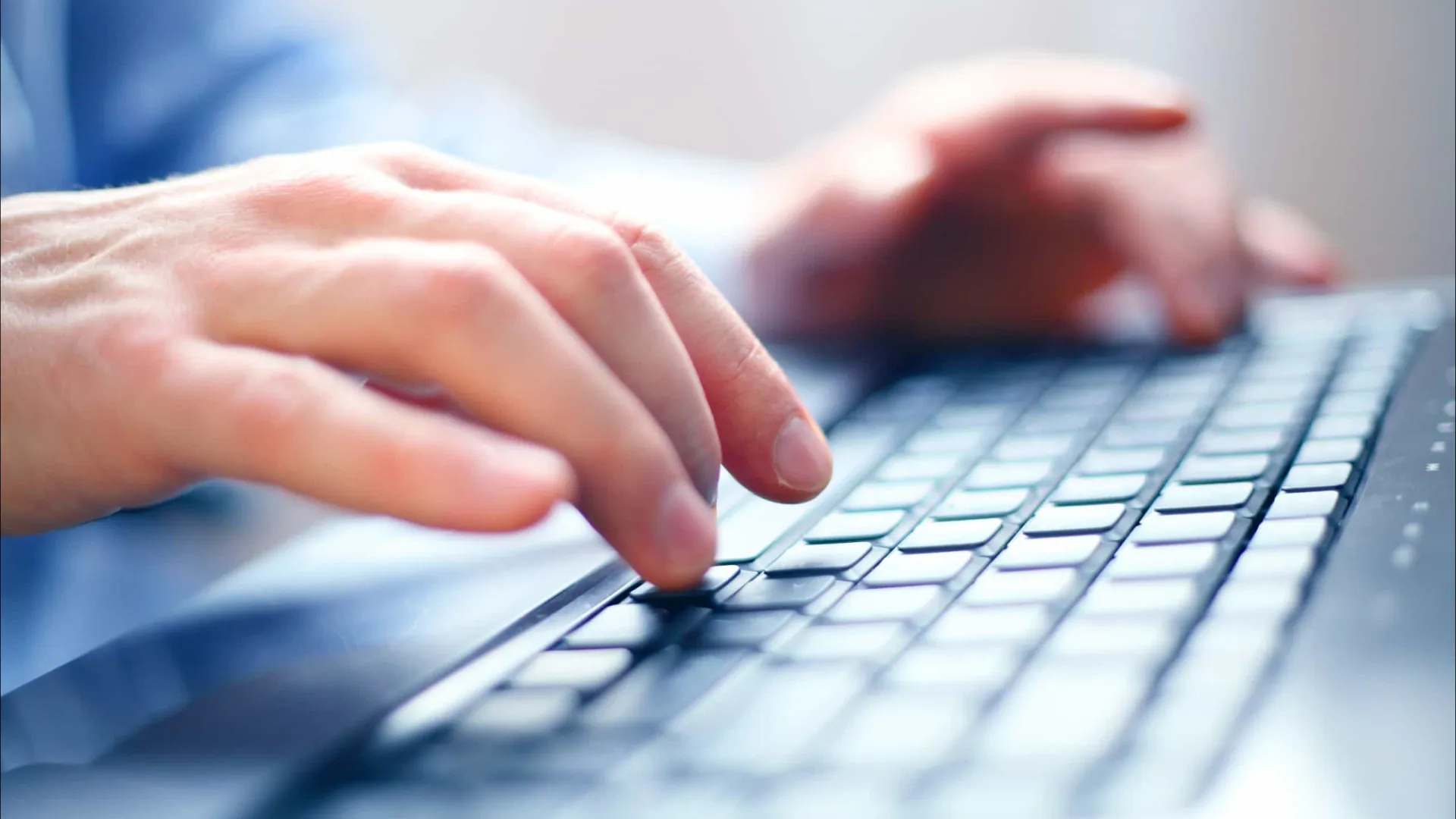 
                    Difusão de conteúdos terroristas online com novas multas a partir de março
                