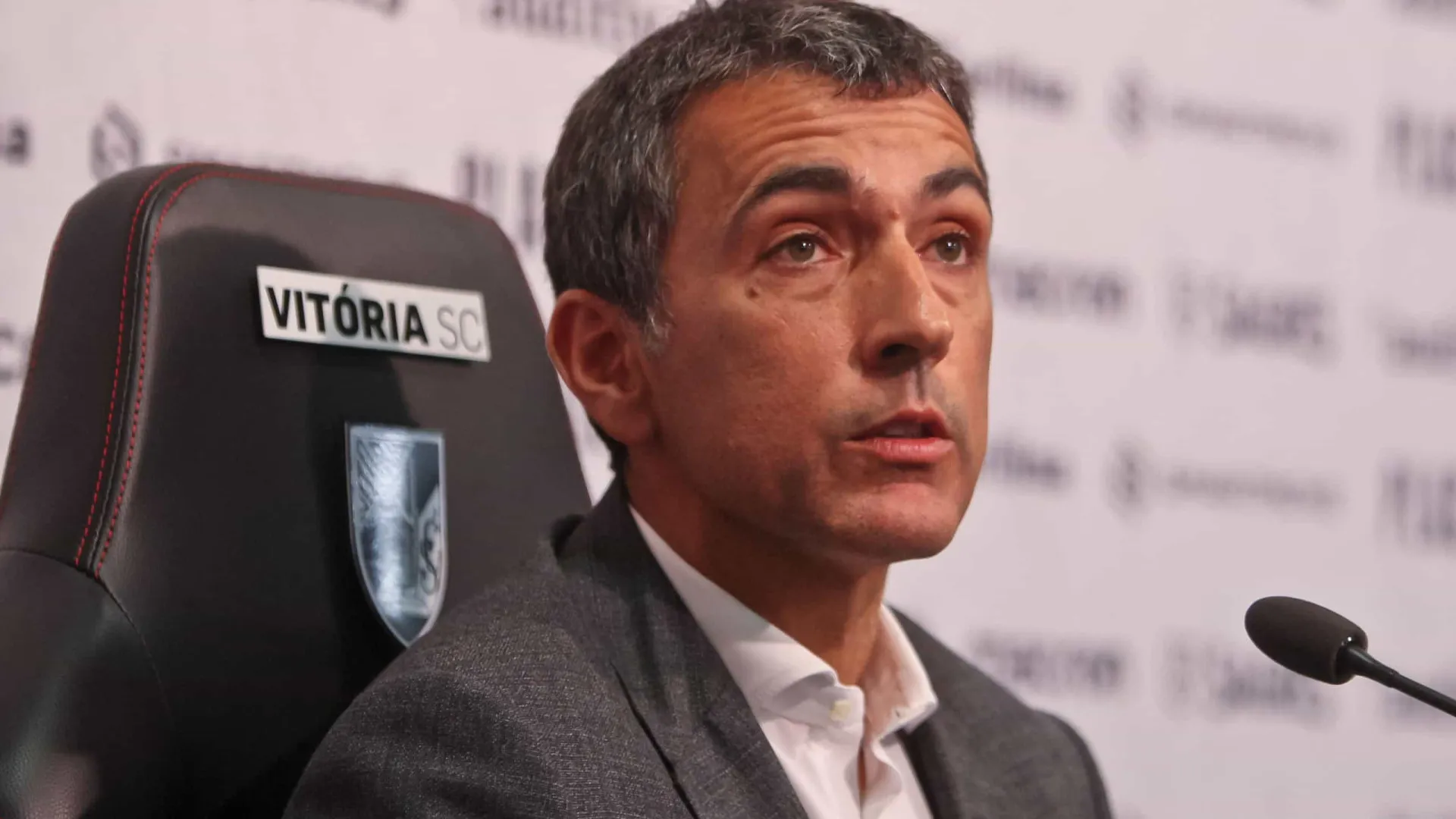 
                    António Miguel Cardoso deixa Vitória se clube ficar abaixo do 5.º lugar
                