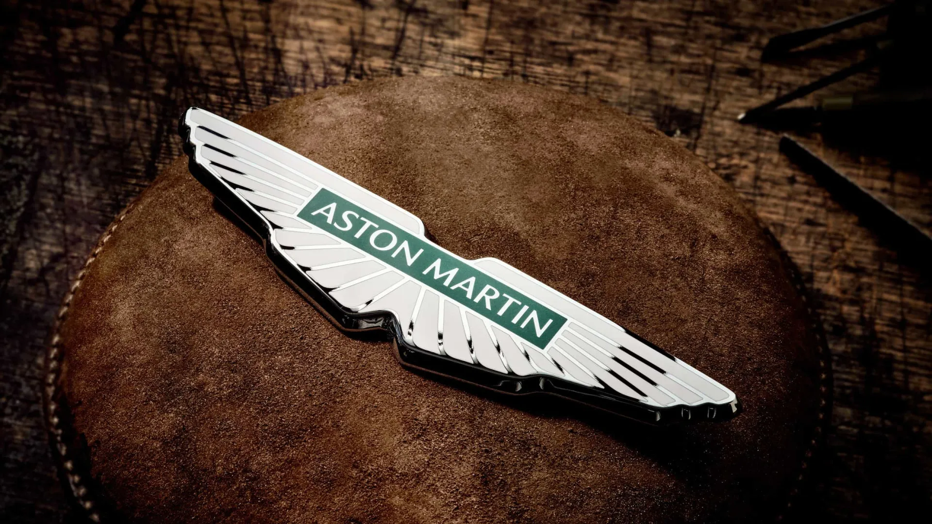 O novo símbolo da Aston Martin já foi revelado