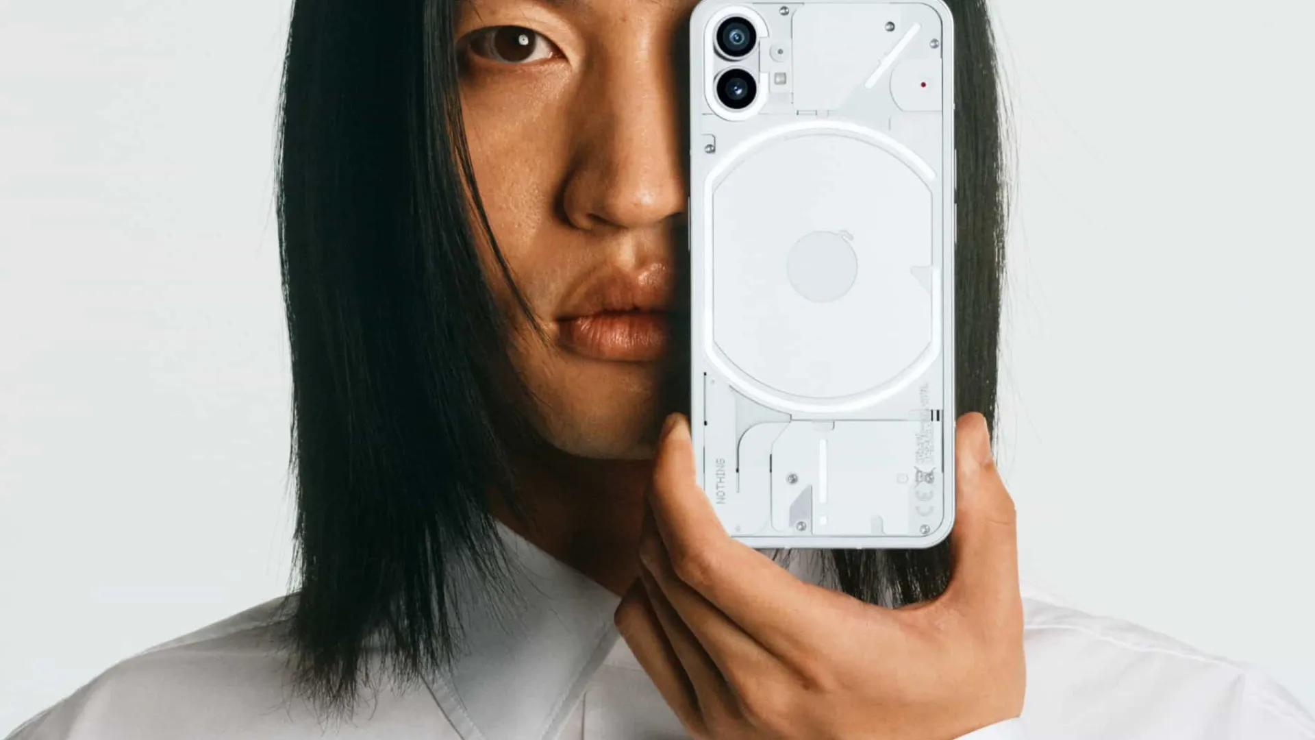 Nothing Phone (1). Um telemóvel acessível que se distingue dos rivais
