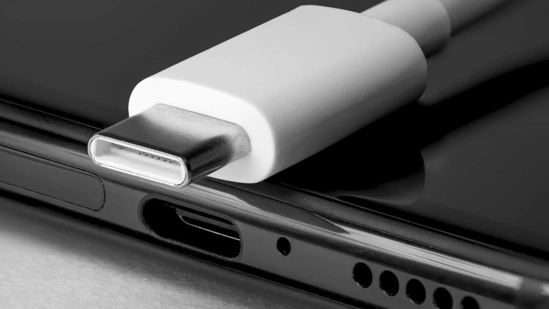 
                    Esclarecemos os 4 maiores mitos sobre conectores USB-C
                
