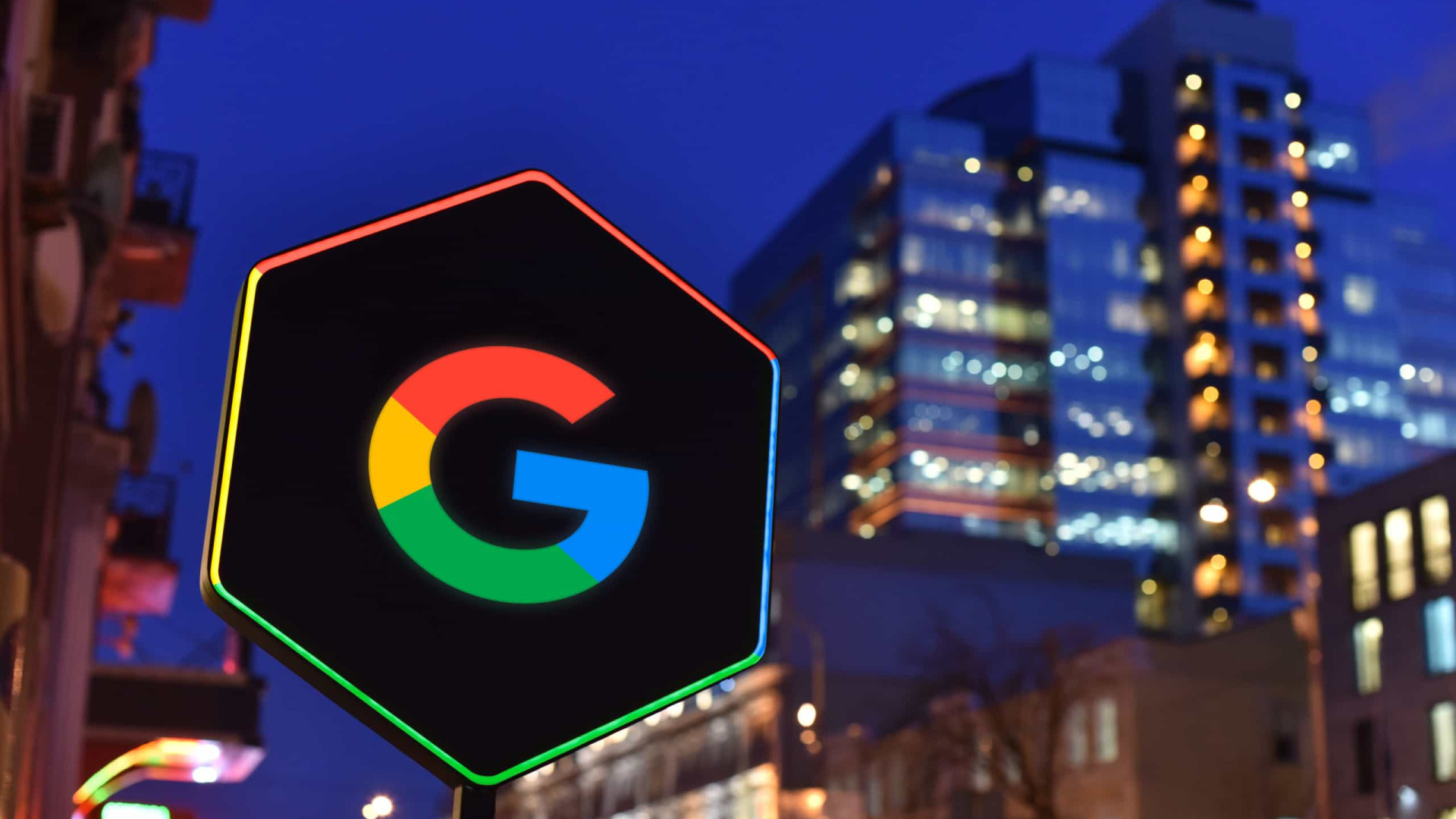 Google predstavil nove telefone Pixel 10 in uro v New Yorku