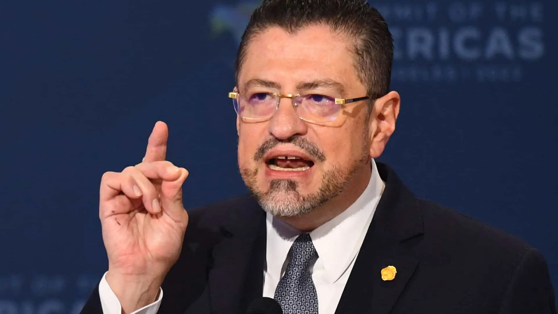 
                    Costa Rica fecha embaixada em Cuba. Quer 'livrar' região 