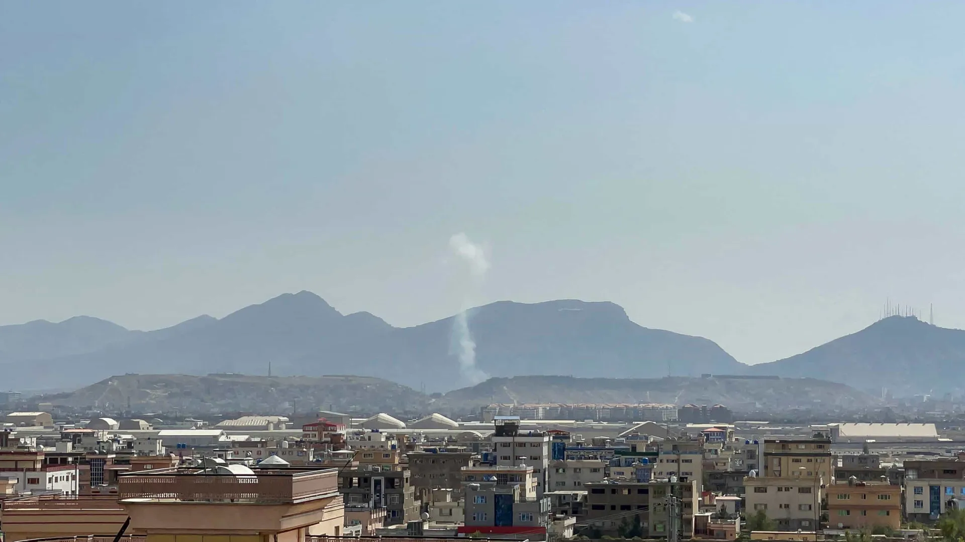 
                    Total de mortos em ataque do Paquistão a hospital de Cabul sobe para 400
                