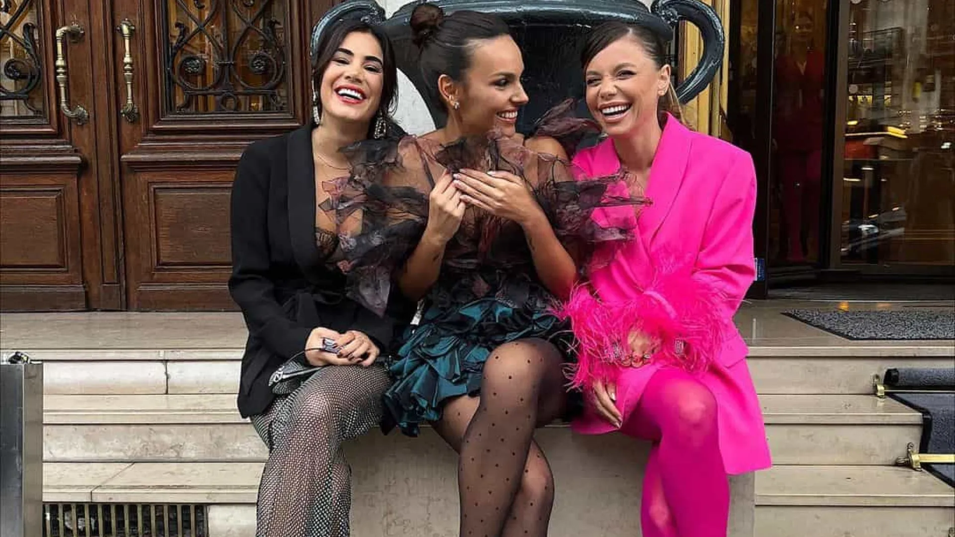 Influencers portuguesas dão nas vistas em Paris com looks arrojados