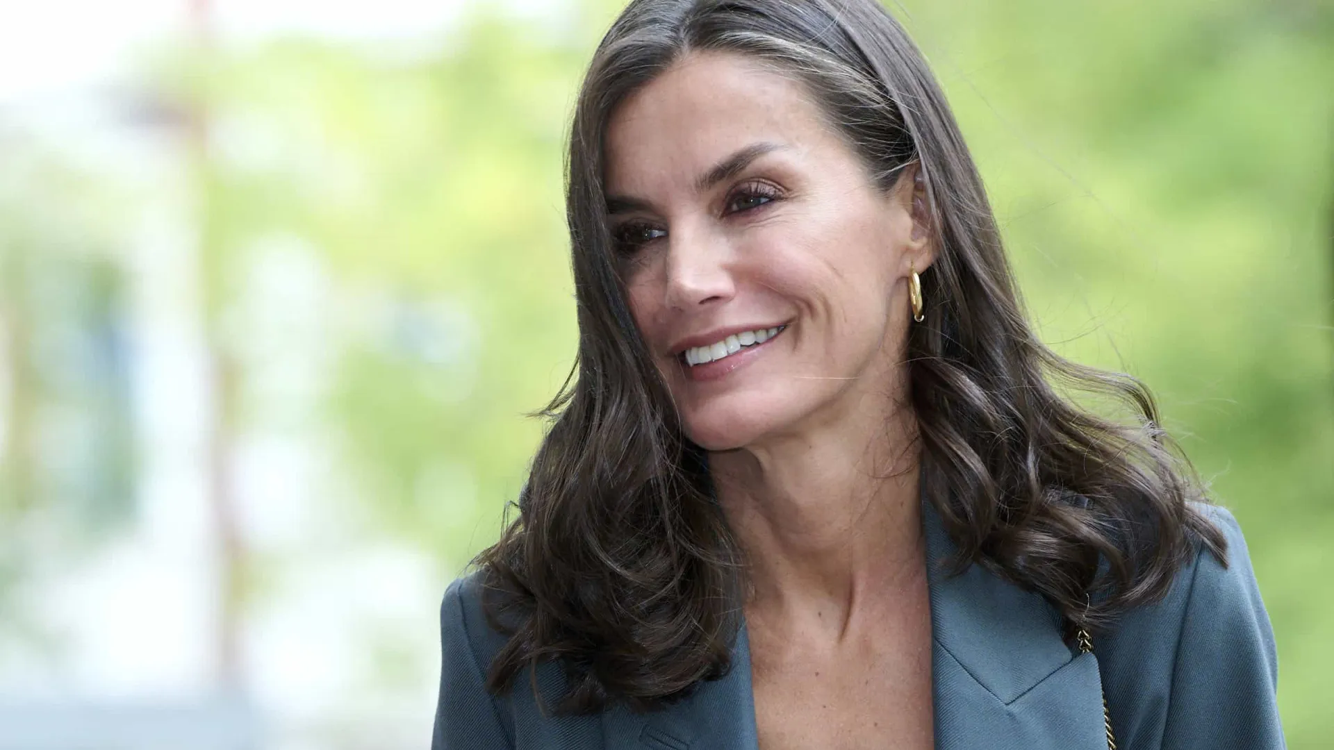 O visual executivo (e perfeito) da rainha Letizia