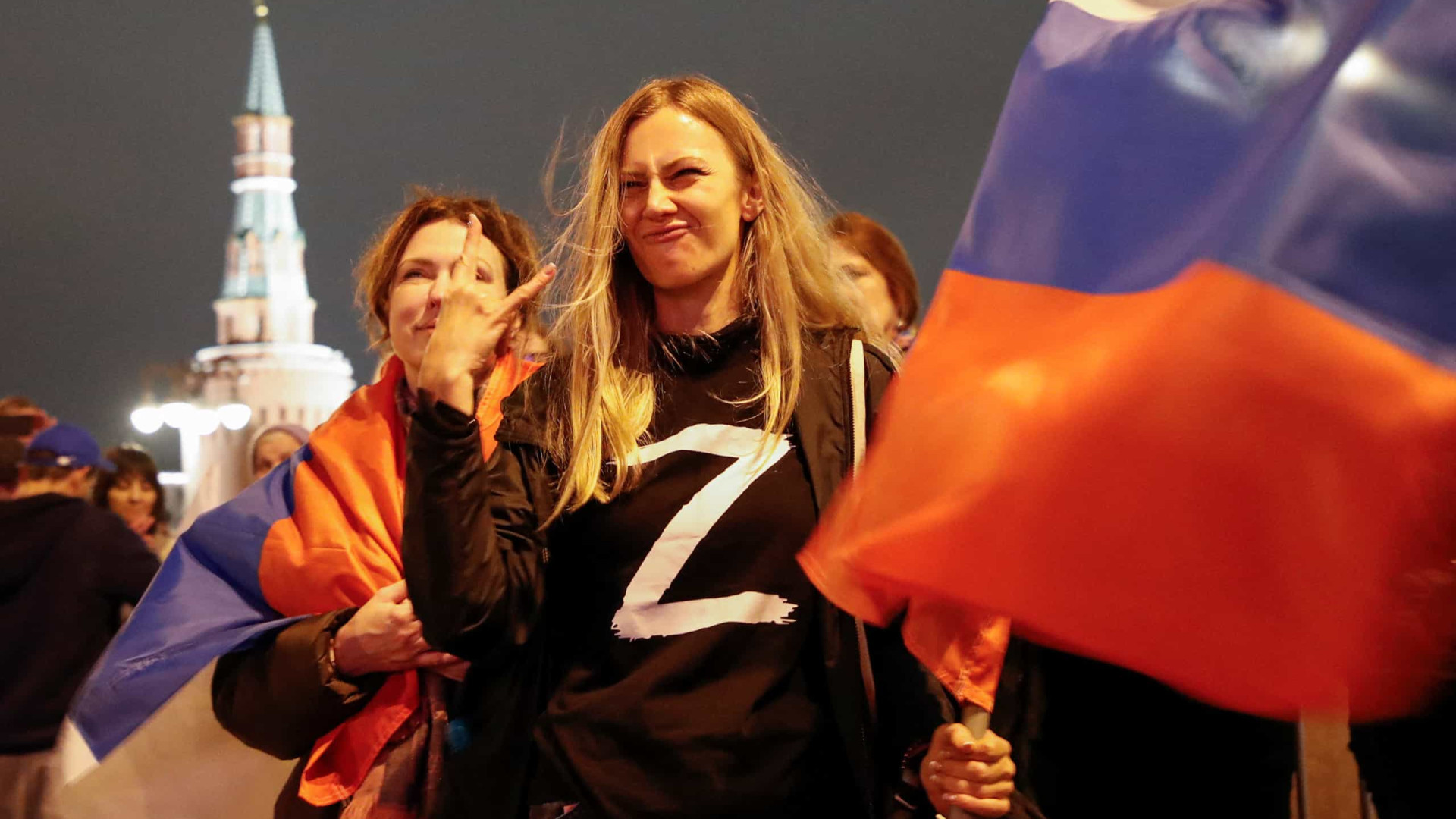 Russos celebram anexação. Na Praça Vermelha fala-se numa "Ucrânia russa"