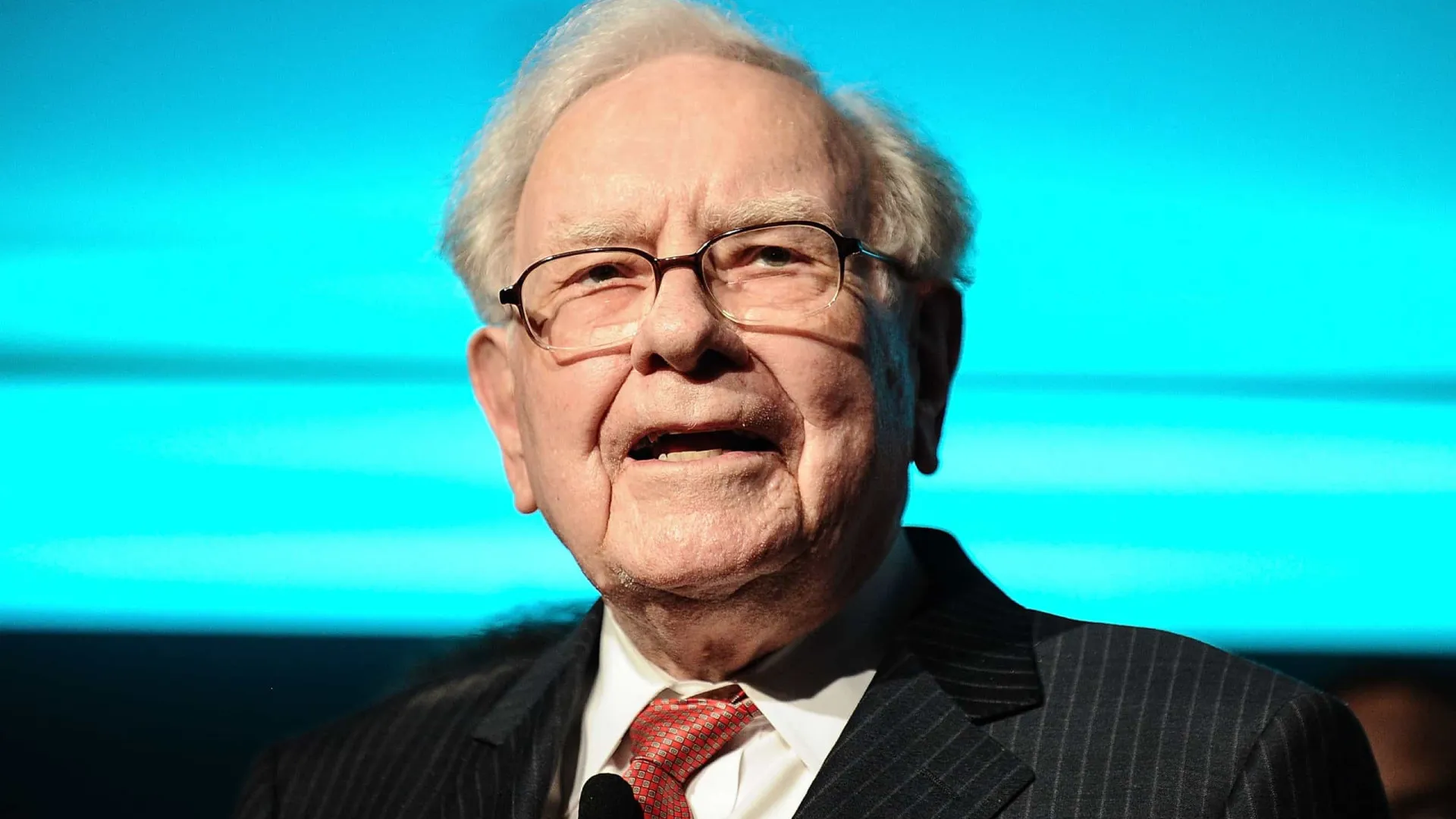 
                    Buffett sai da Berkshire Hathaway mas mantém grande parte das ações
                